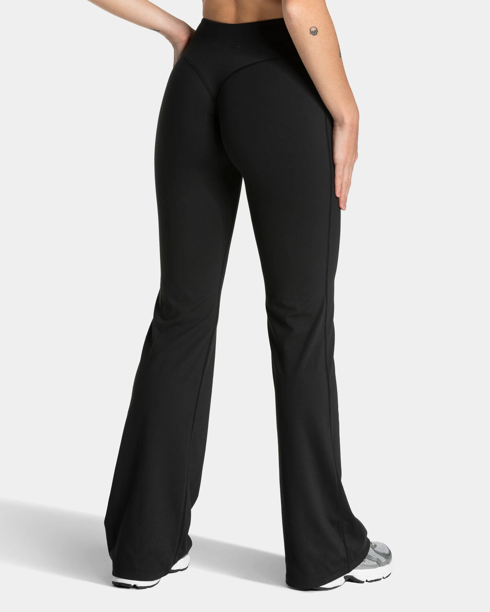 Allrounder Sculpt Scrunch Flared Leggings Regular "Schwarz" - Image 3