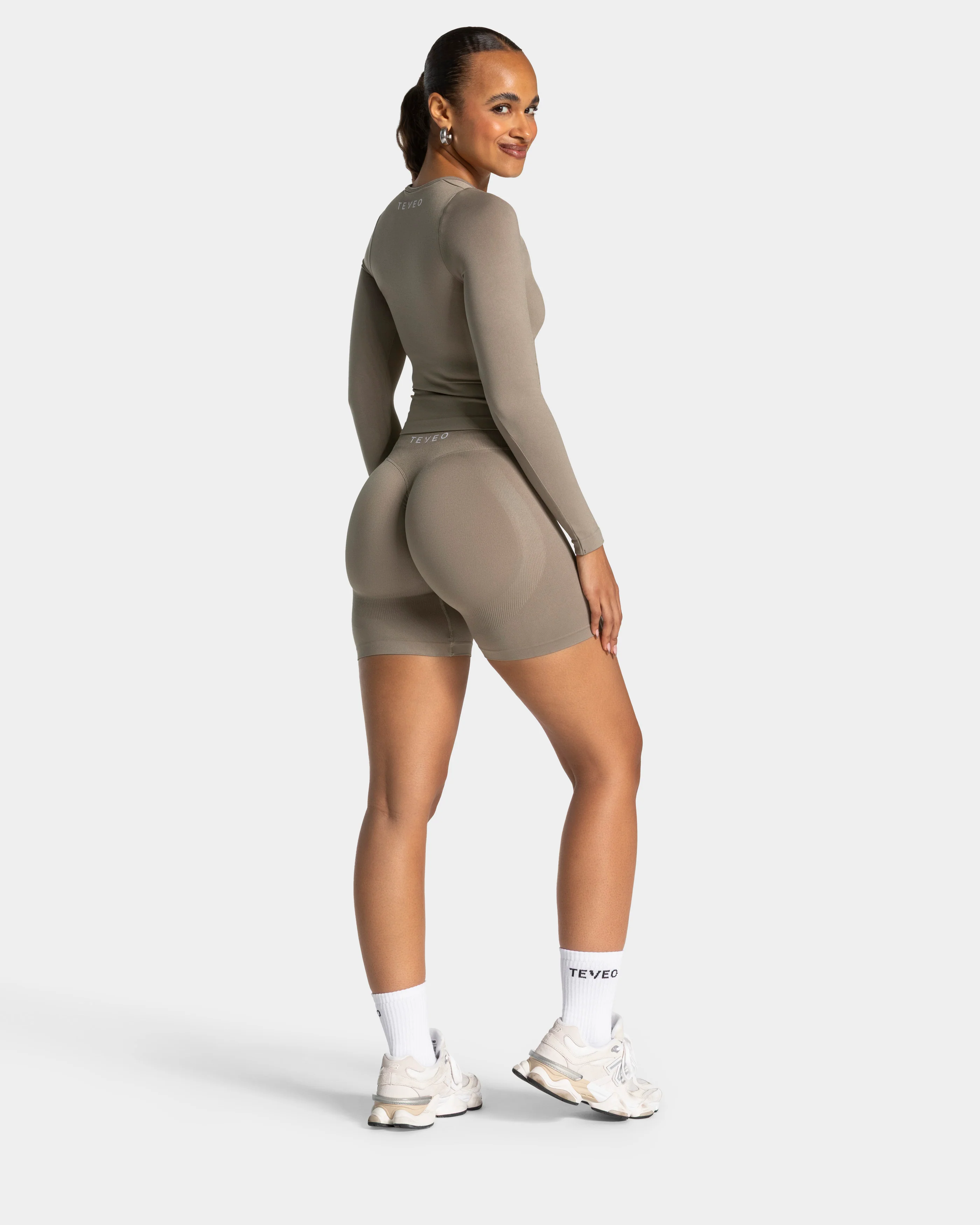 Charming Pro Longsleeve "Khaki" - Image 5