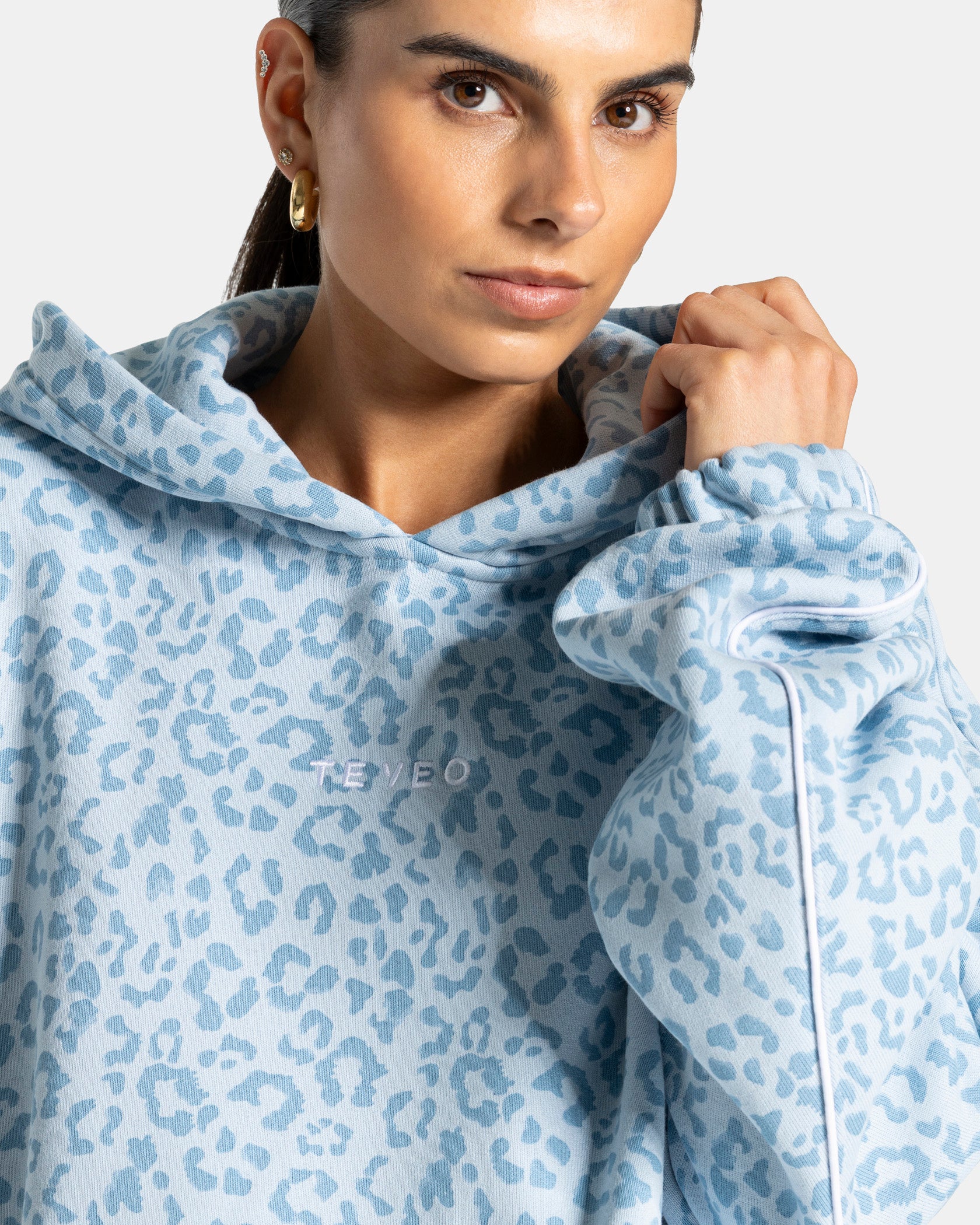 Contrastline Hooded Sweater "Leo Babyblau" - Image 4