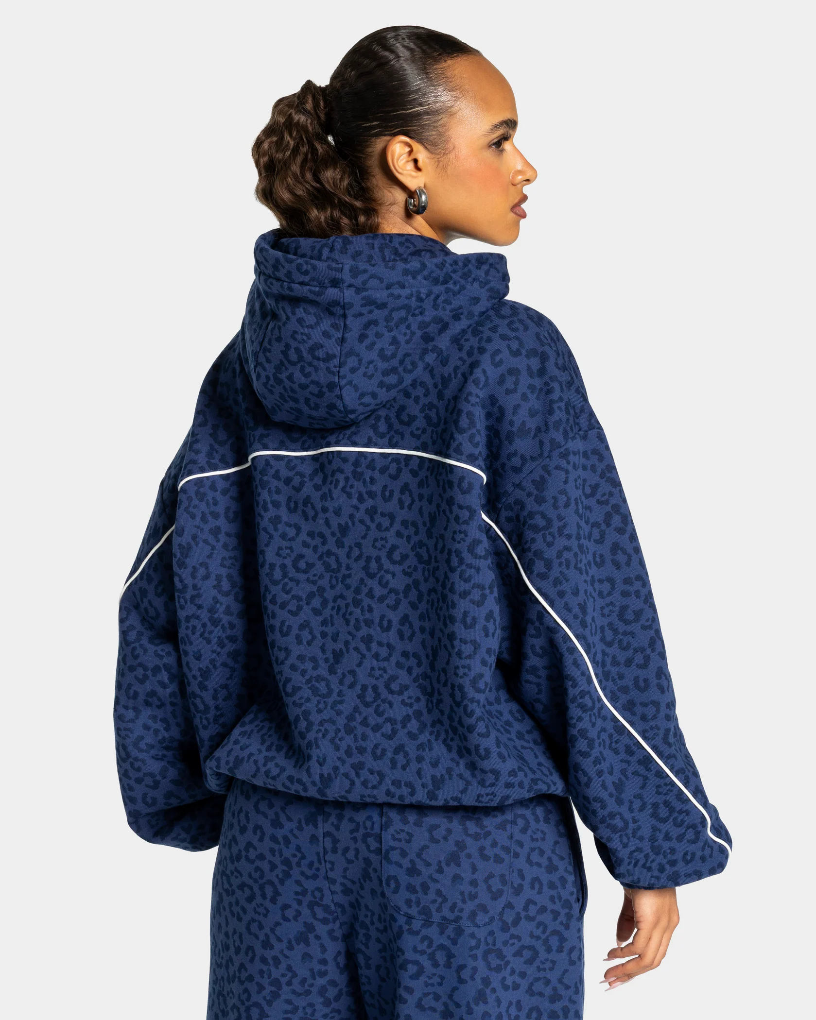 Contrastline Hooded Sweater "Leo Dunkelblau" - Image 2
