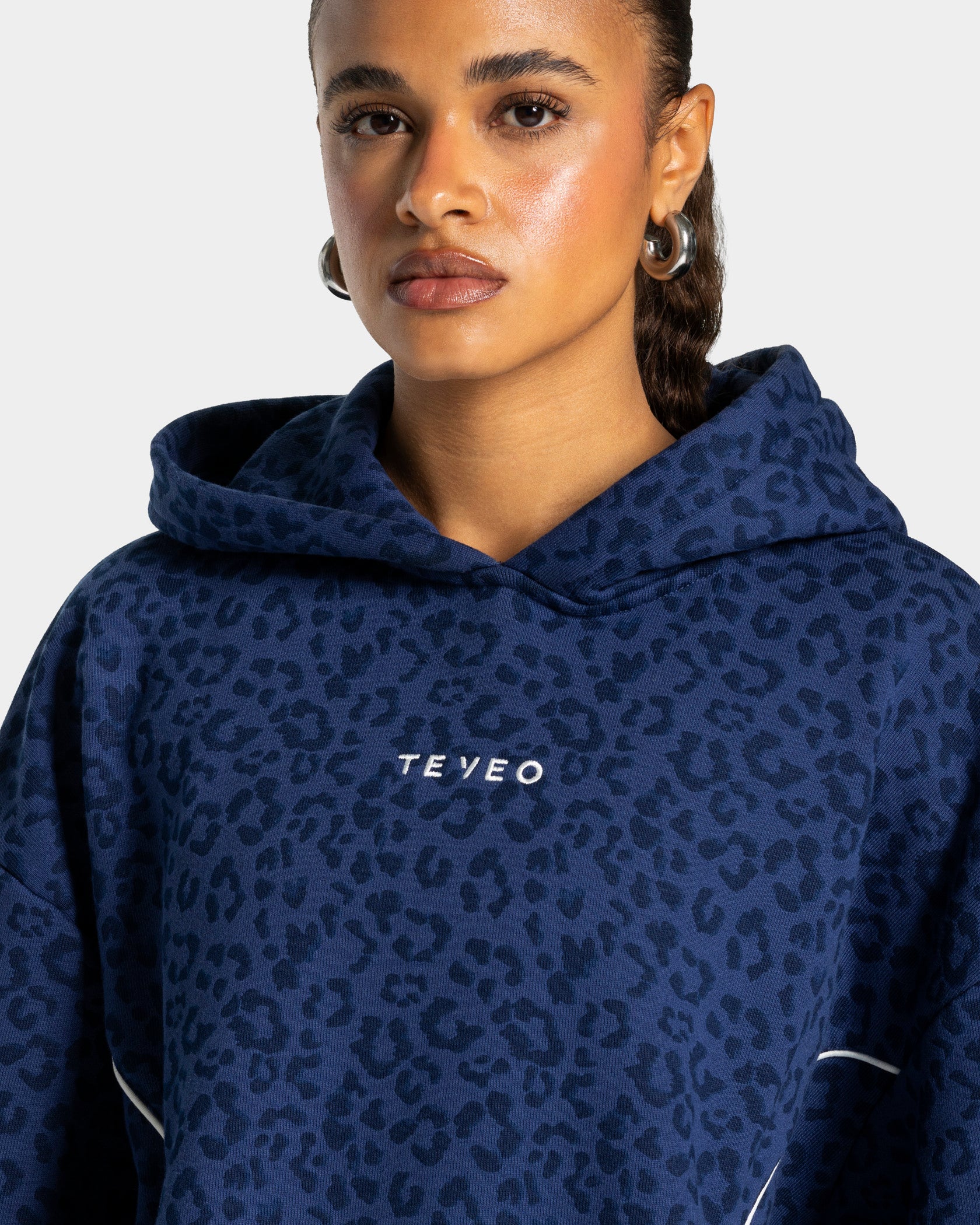 Contrastline Hooded Sweater "Leo Dunkelblau" - Image 4