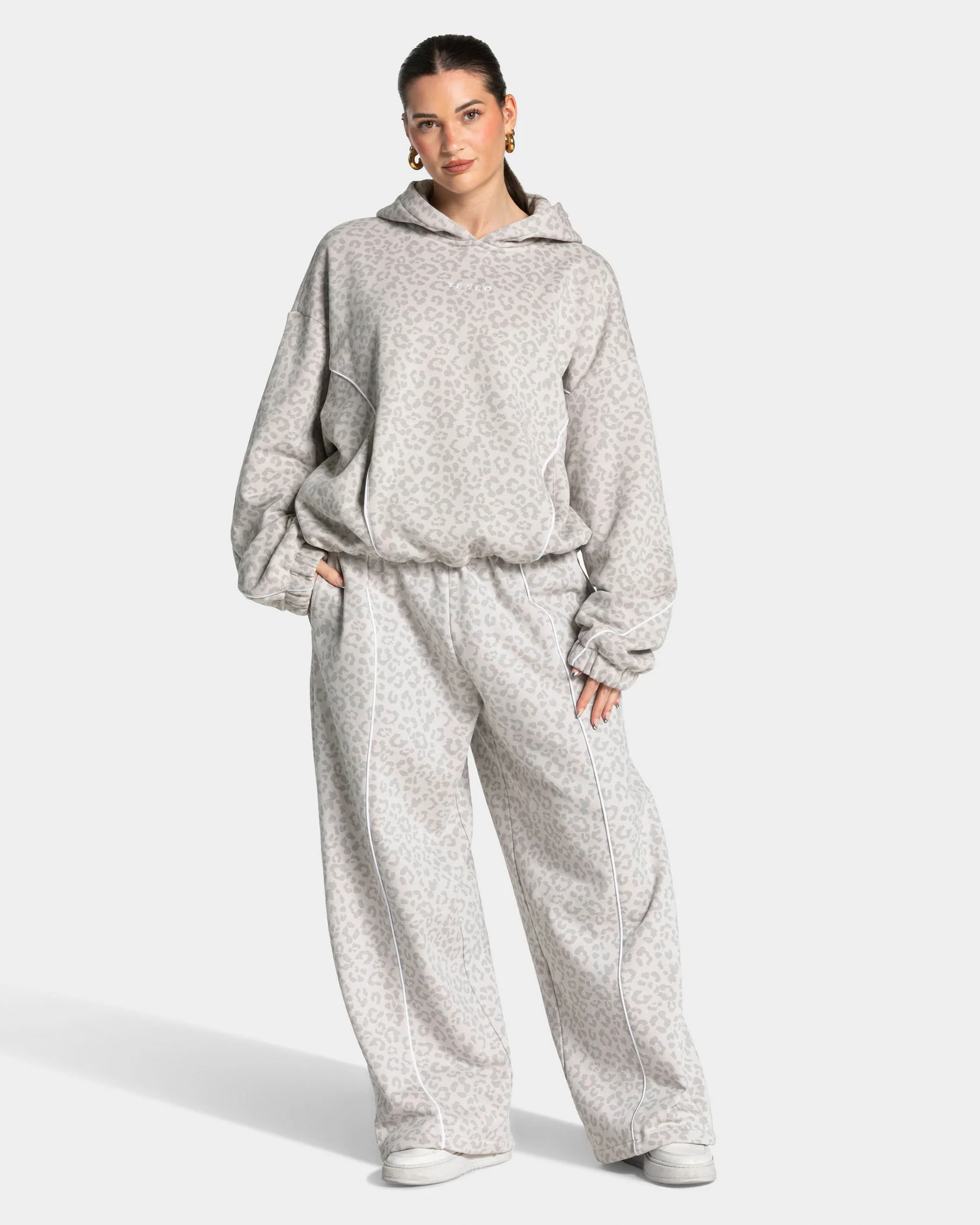 Contrastline Hooded Sweater "Leo Hellgrau" - Image 3
