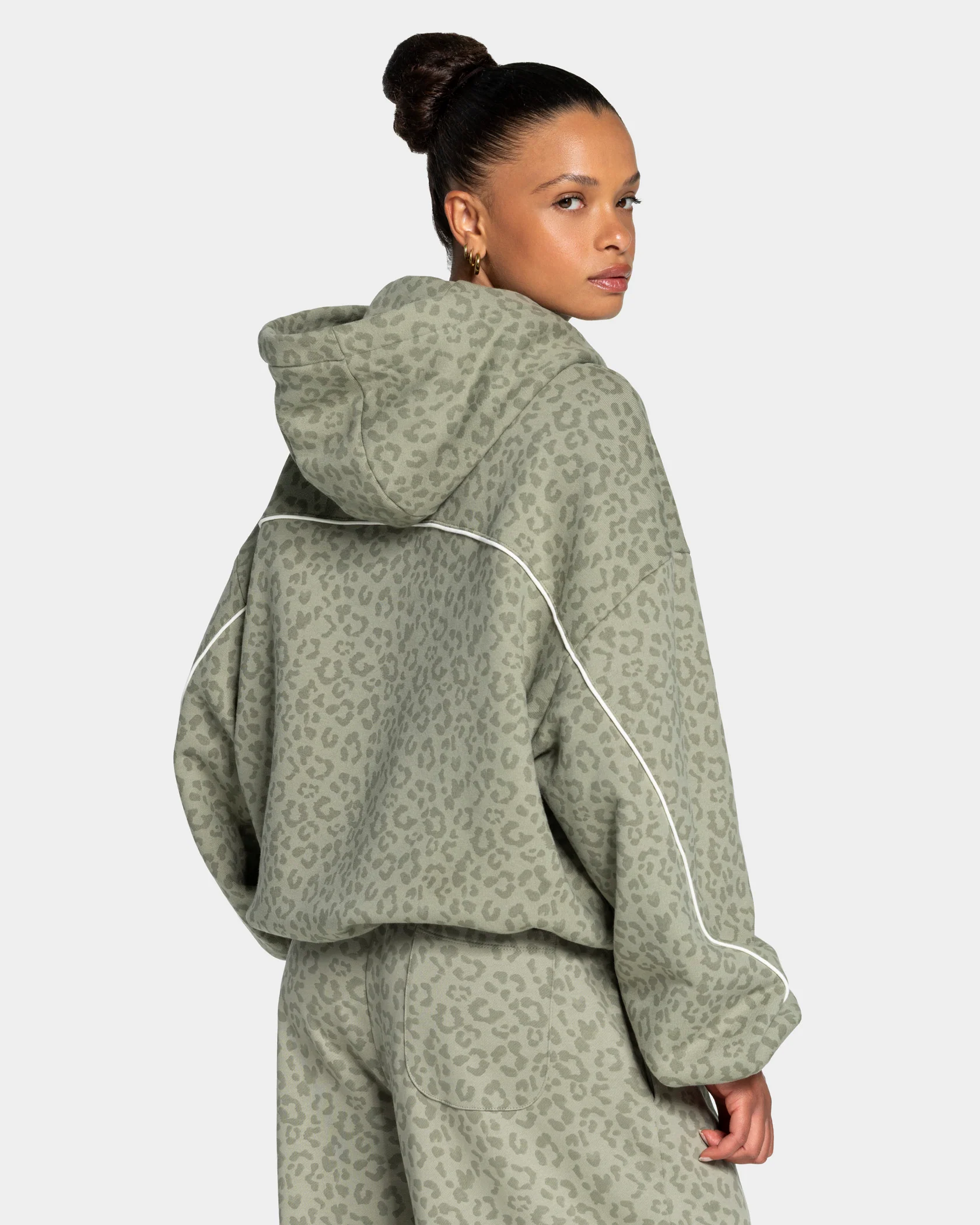 Contrastline Hooded Sweater "Leo Khaki" - Image 2