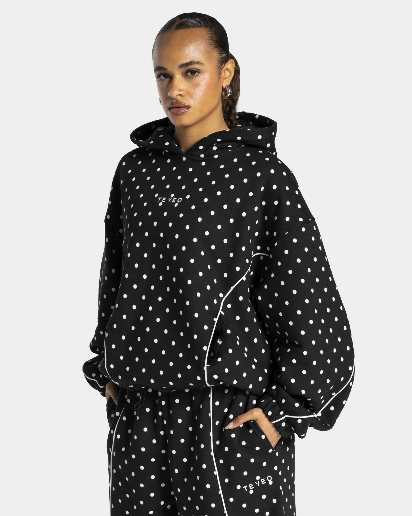 Contrastline Hooded Sweater "Polkadot Schwarz"
