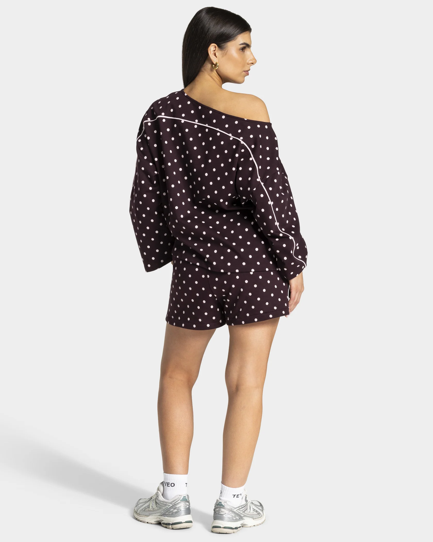 Contrastline Off-Shoulder Longsleeve "Polkadot Merlot" - Image 5