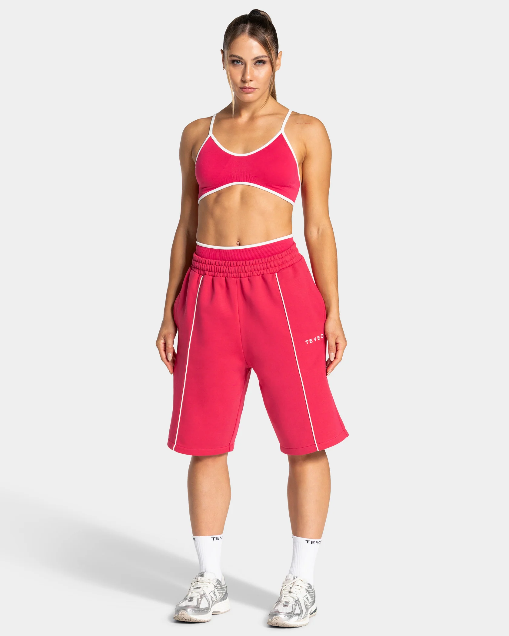 Contrastline Oversized Jorts "Berry" - Image 3
