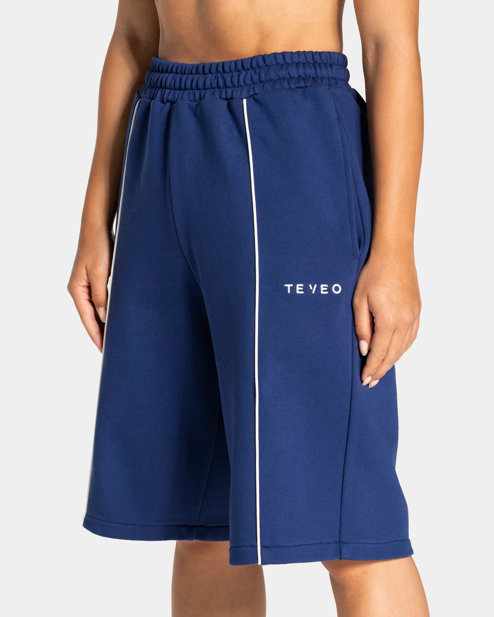 Contrastline Oversized Jorts "Indigo" - Image 4