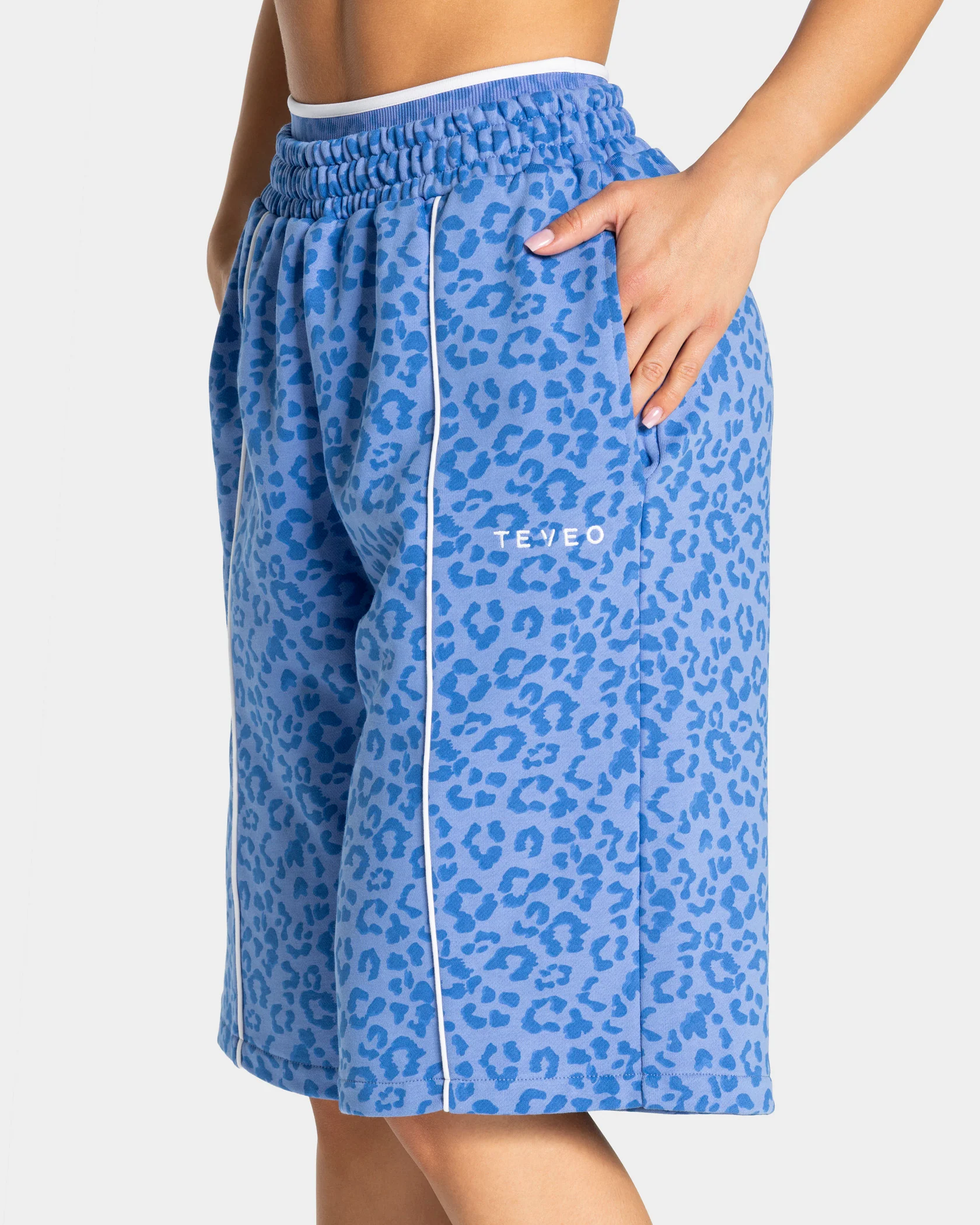 Contrastline Oversized Jorts "Leo Azure" - Image 4