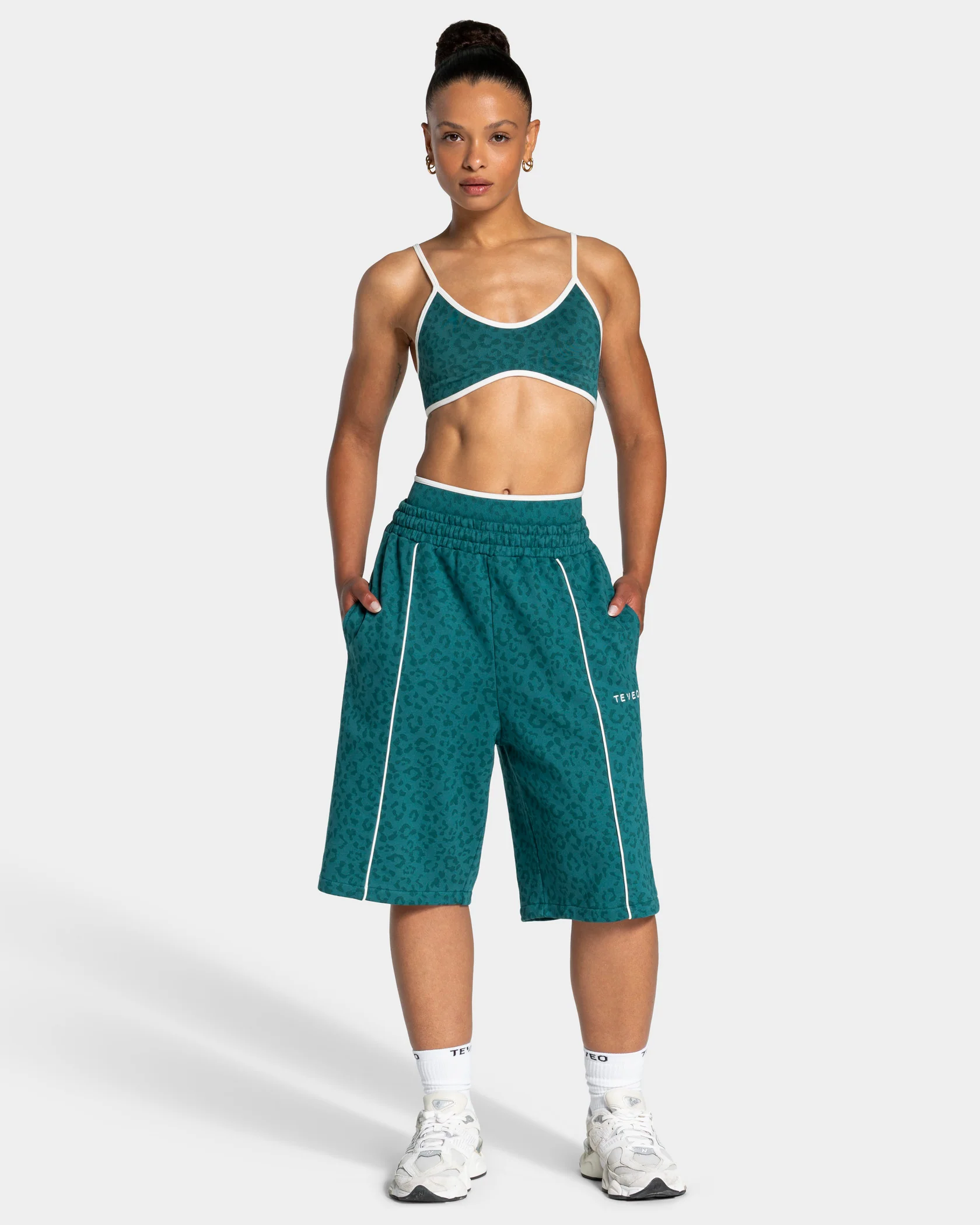 Contrastline Oversized Jorts "Leo Petrol" - Image 3