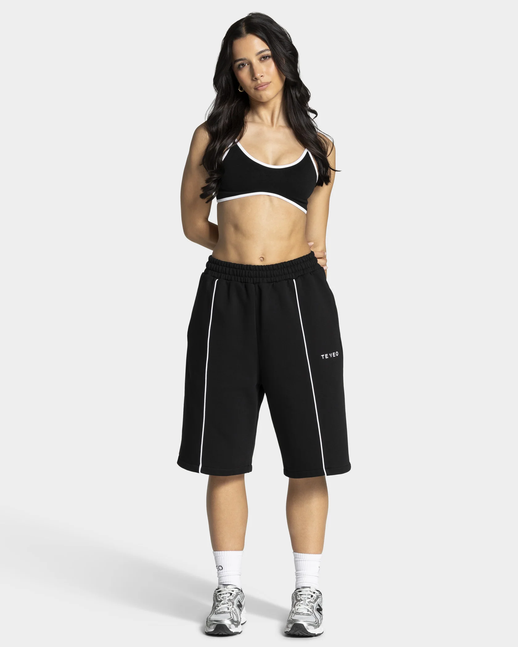 Contrastline Oversized Jorts "Schwarz" - Image 3
