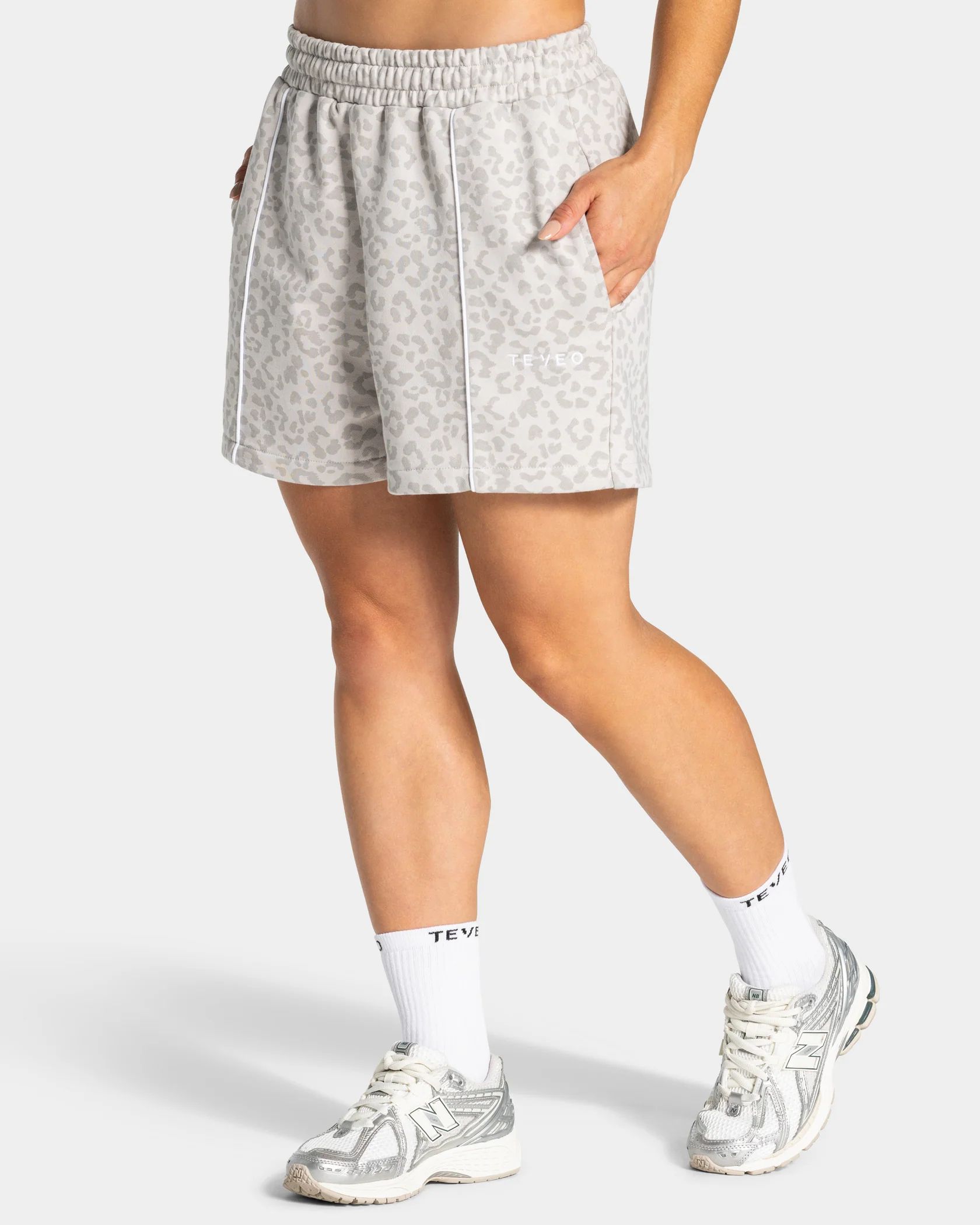 Contrastline Oversized Shorts "Leo Hellgrau"