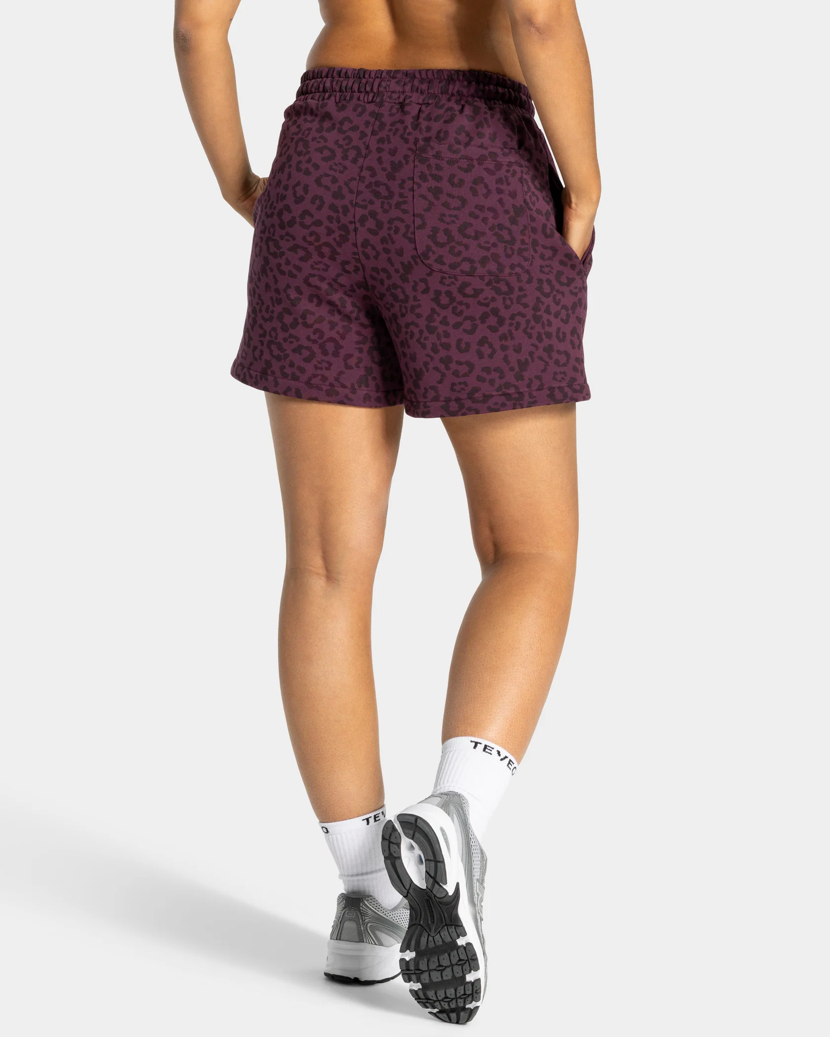Contrastline Oversized Shorts "Leo Merlot" - Image 2