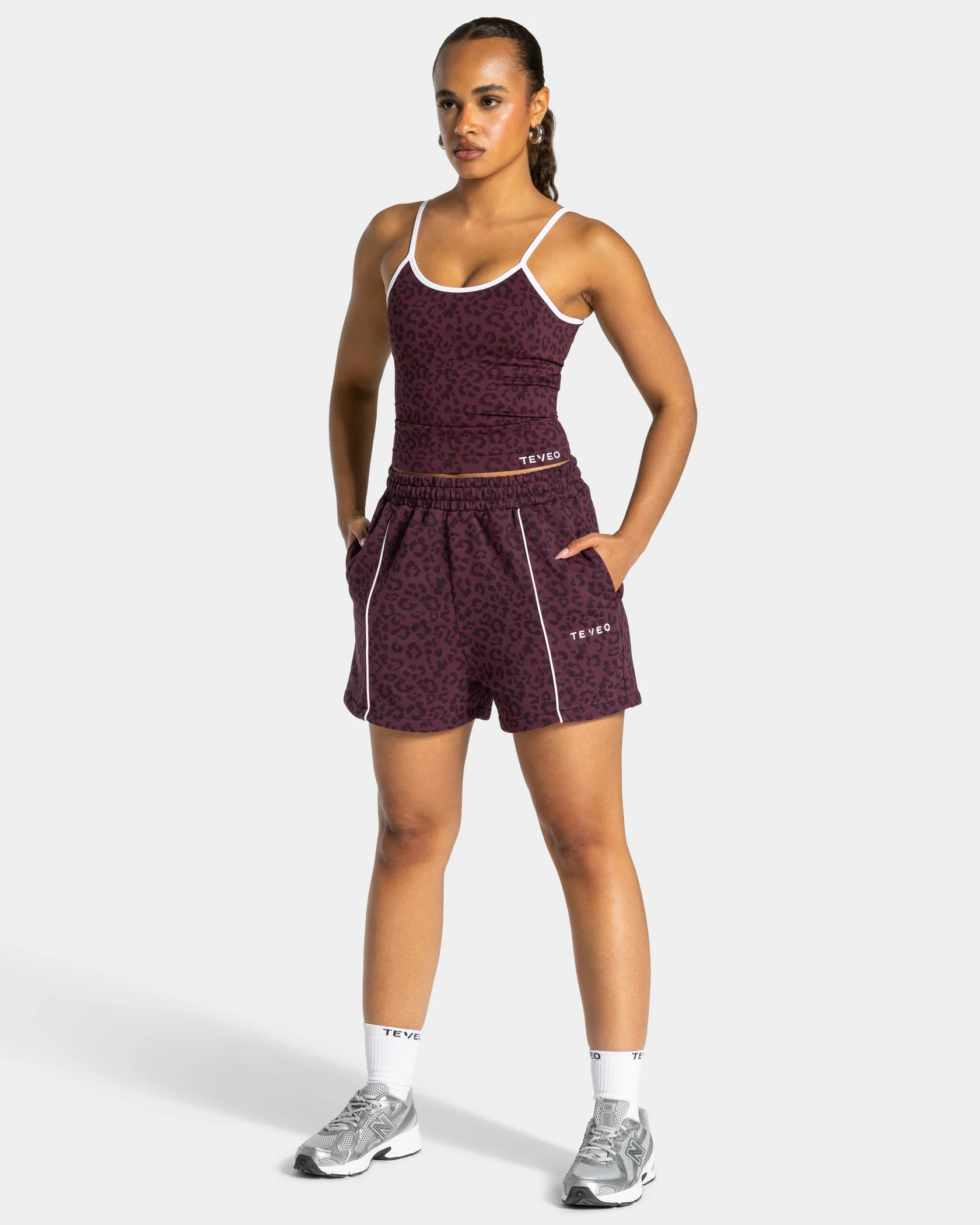 Contrastline Oversized Shorts "Leo Merlot" - Image 5