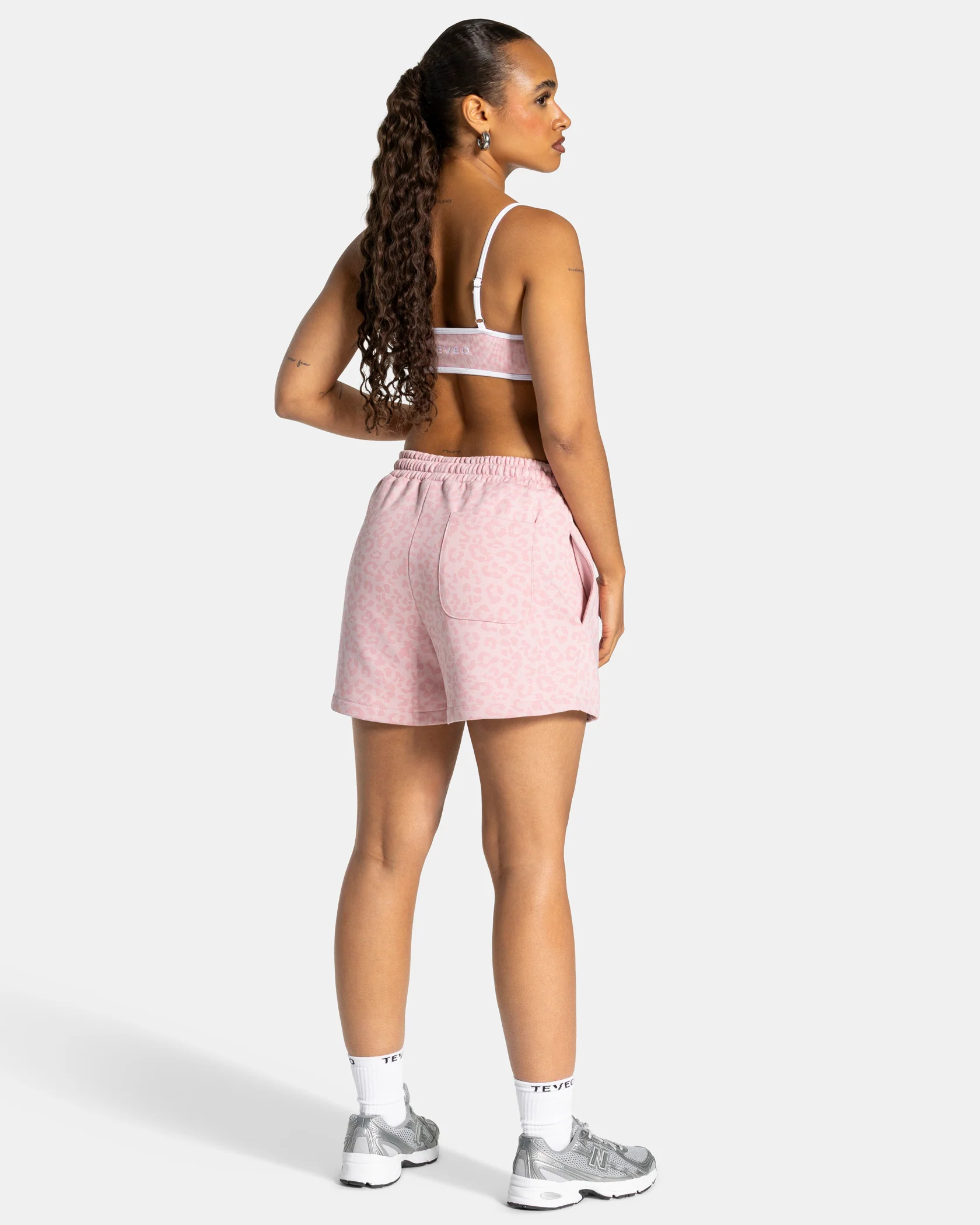 Contrastline Oversized Shorts "Leo Rosa" - Image 3