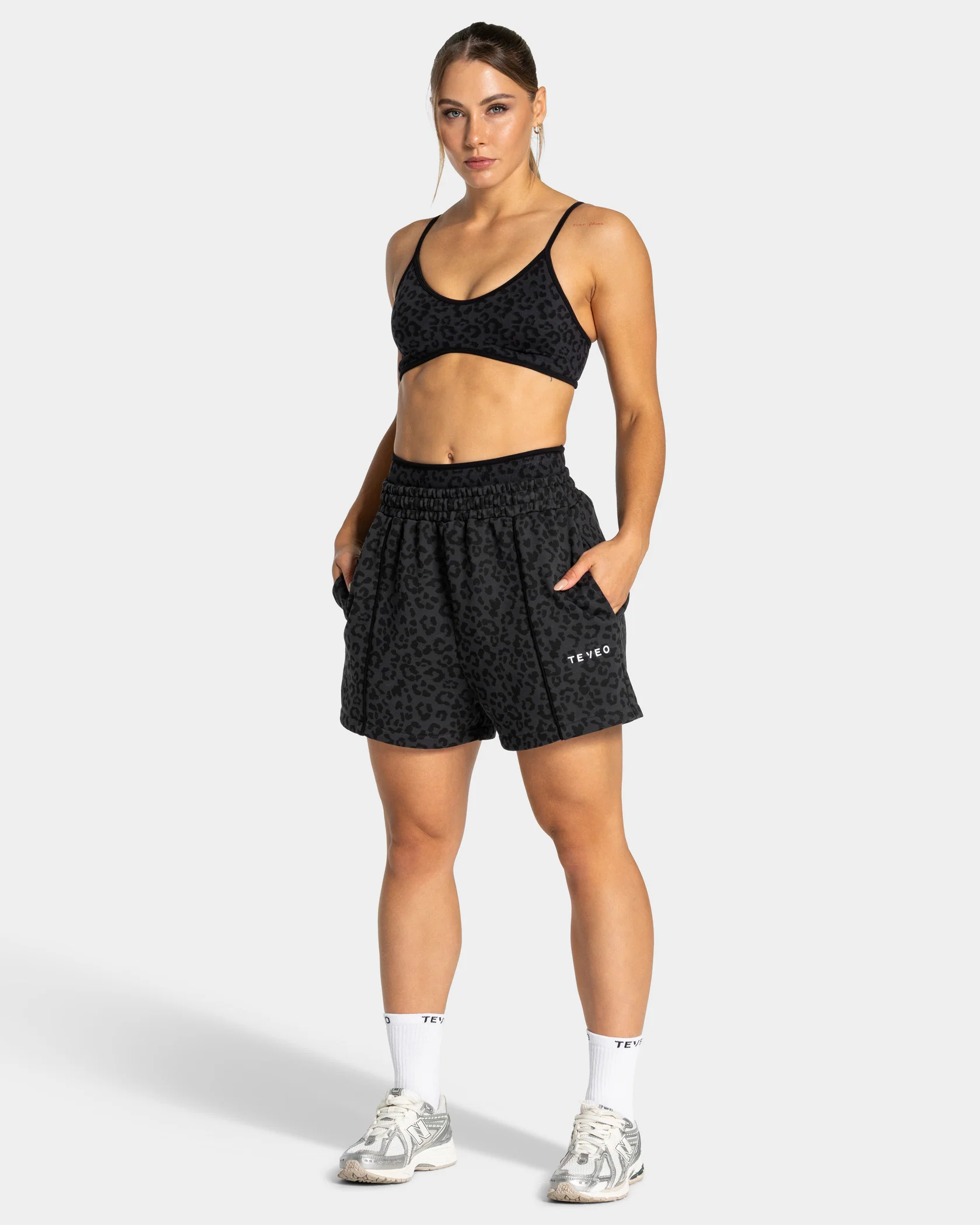 Contrastline Oversized Shorts "Leo Schwarz" - Image 3