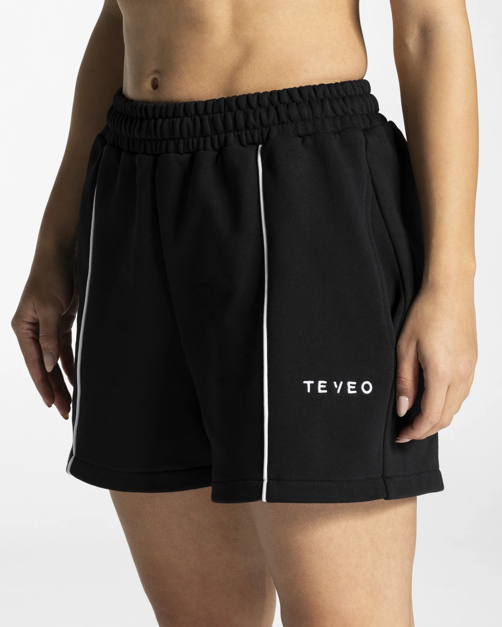 Contrastline Oversized Shorts "Schwarz" - Image 4
