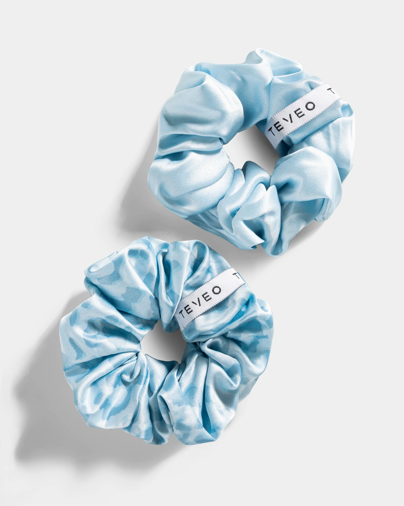 Contrastline Scrunchies (2er-Pack) "Leo - Babyblau" - Image 2