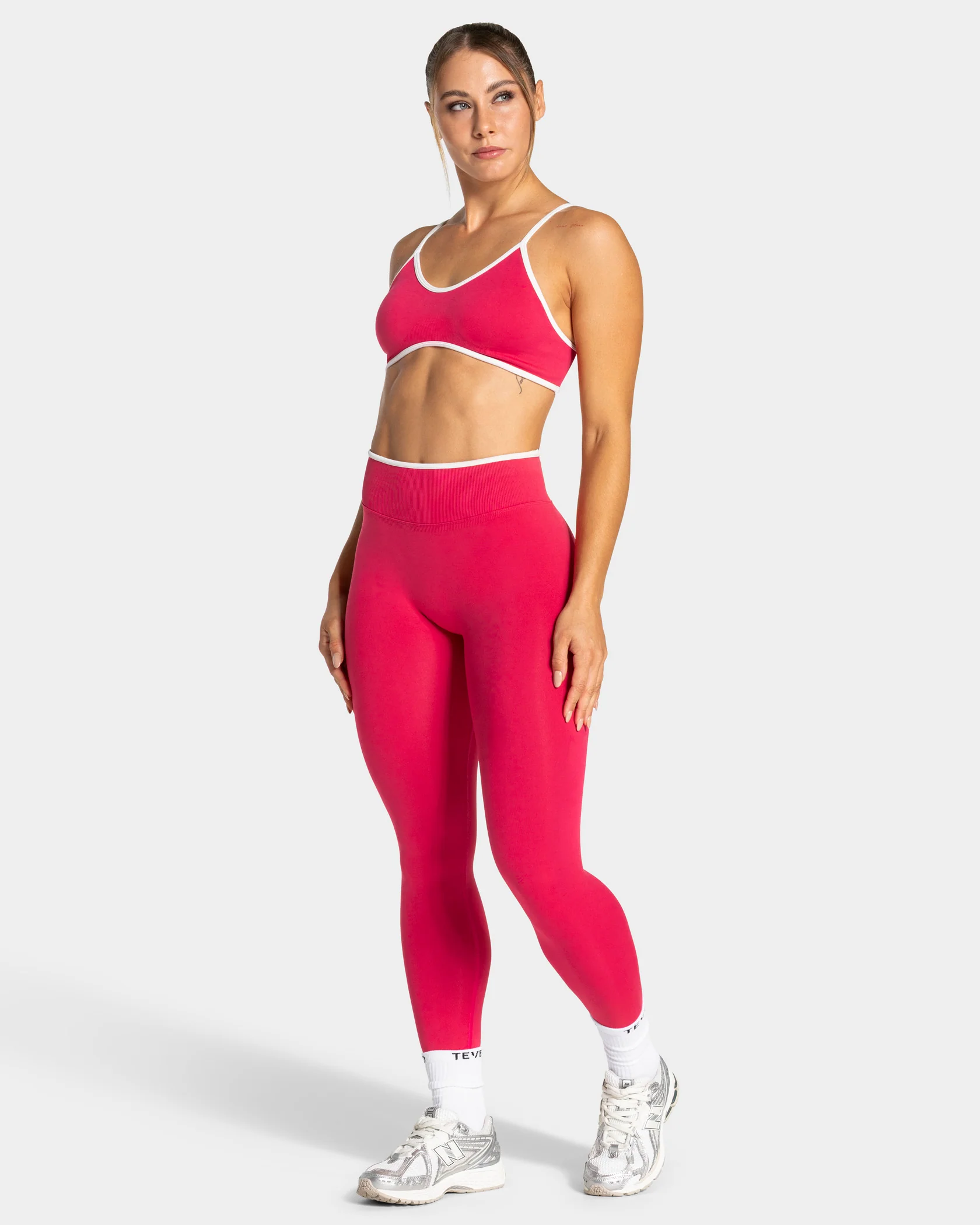 Contrastline Sculpt Scrunch Leggings "Berry" - Image 3