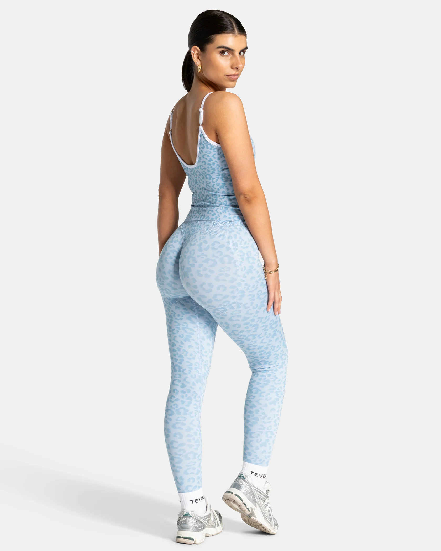 Contrastline Sculpt Scrunch Leggings "Leo Babyblau" - Image 5