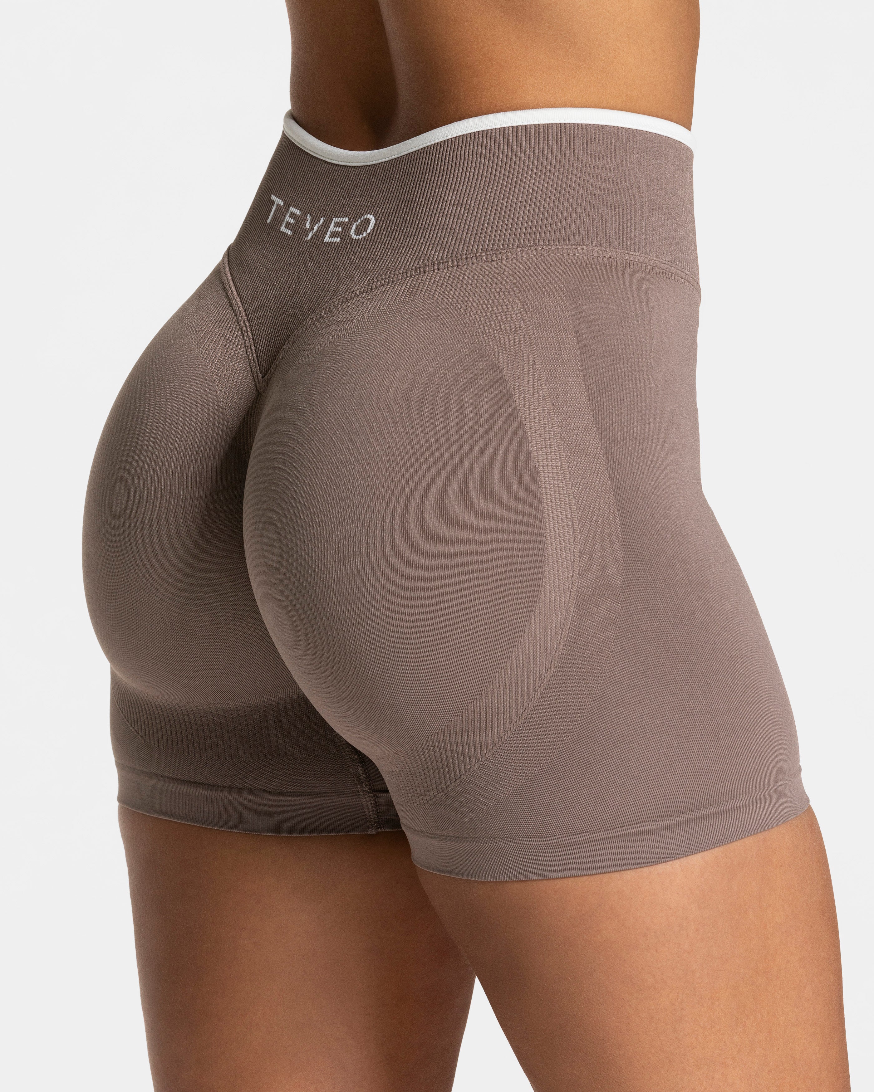 Contrastline Sculpt Scrunch Shorts "Mokka" - Image 4
