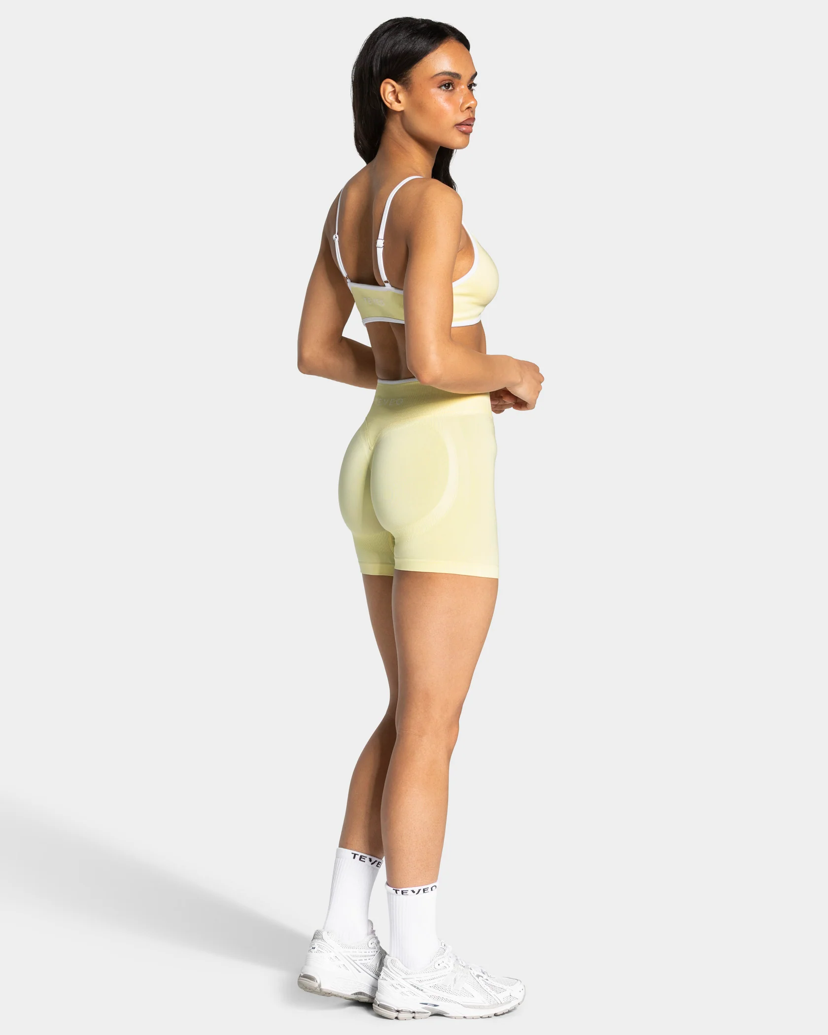 Contrastline Sculpt Scrunch Shorts "Butter Yellow" - Image 5