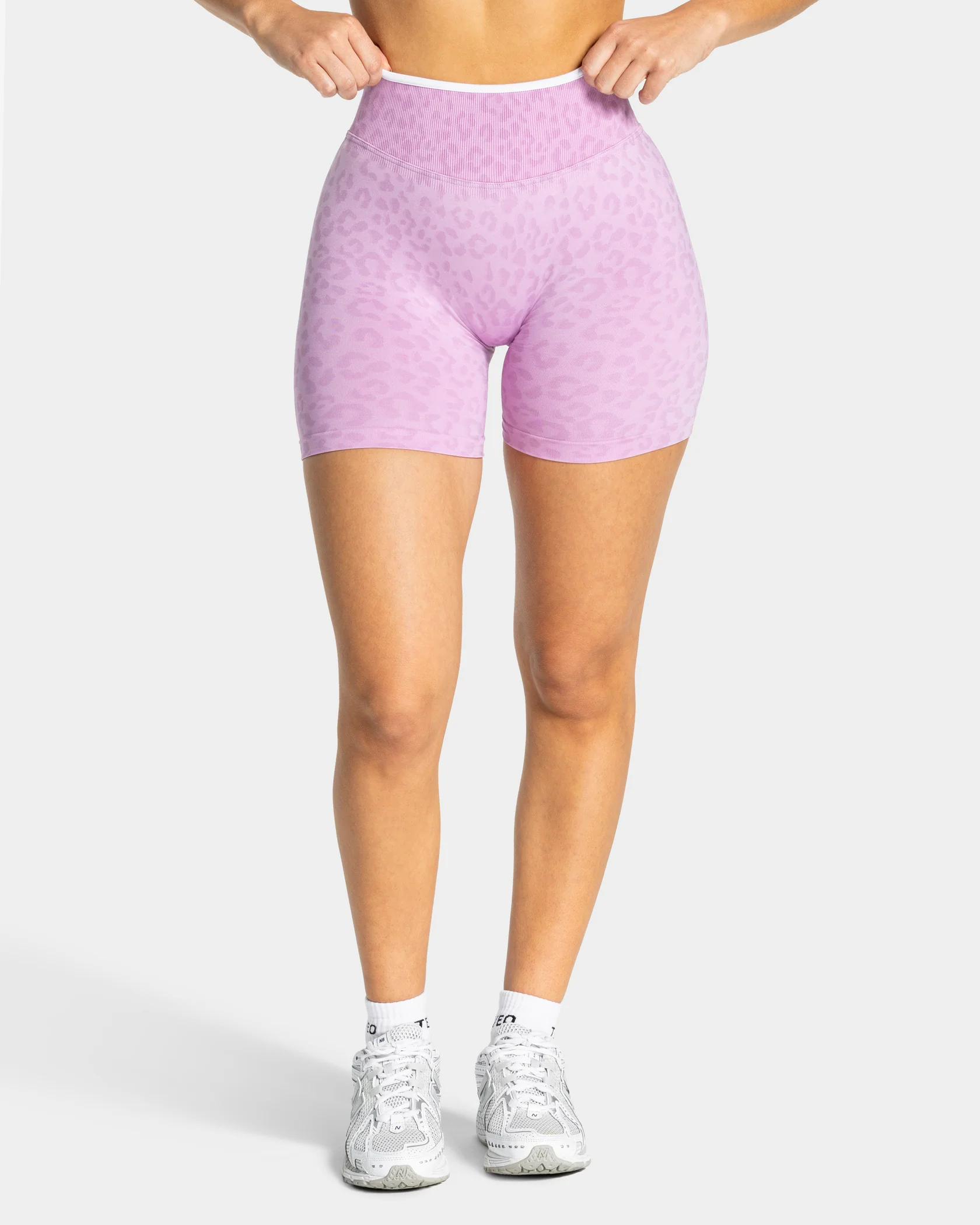 Contrastline Sculpt Scrunch Shorts "Leo Orchid" - Image 2