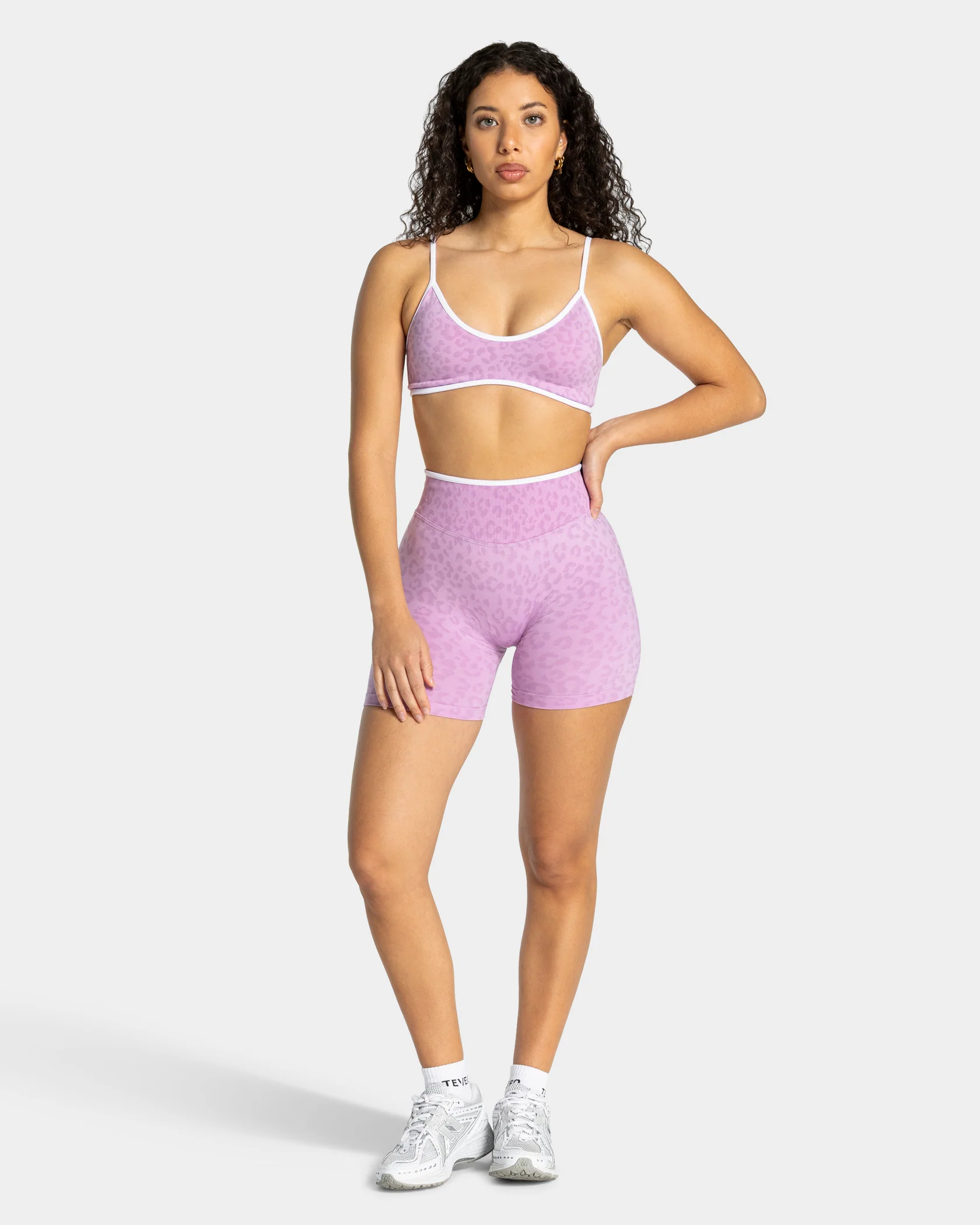 Contrastline Sculpt Scrunch Shorts "Leo Orchid" - Image 3