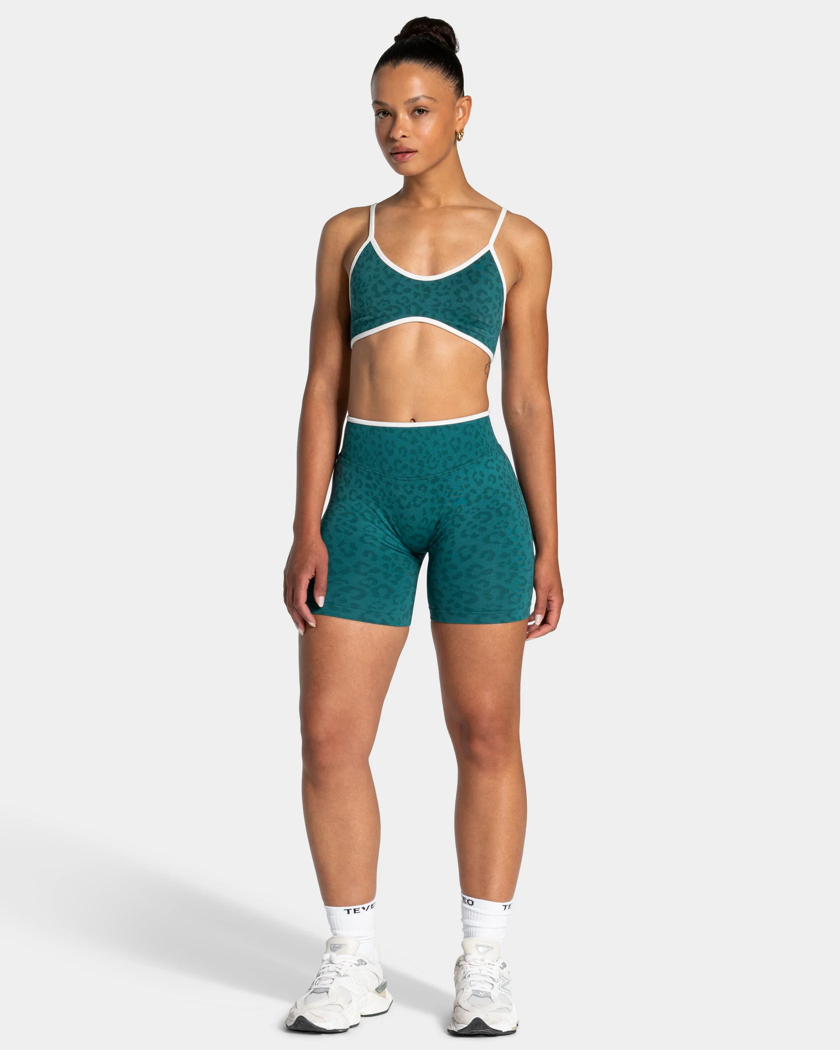 Contrastline Sculpt Scrunch Shorts "Leo Petrol" - Image 3
