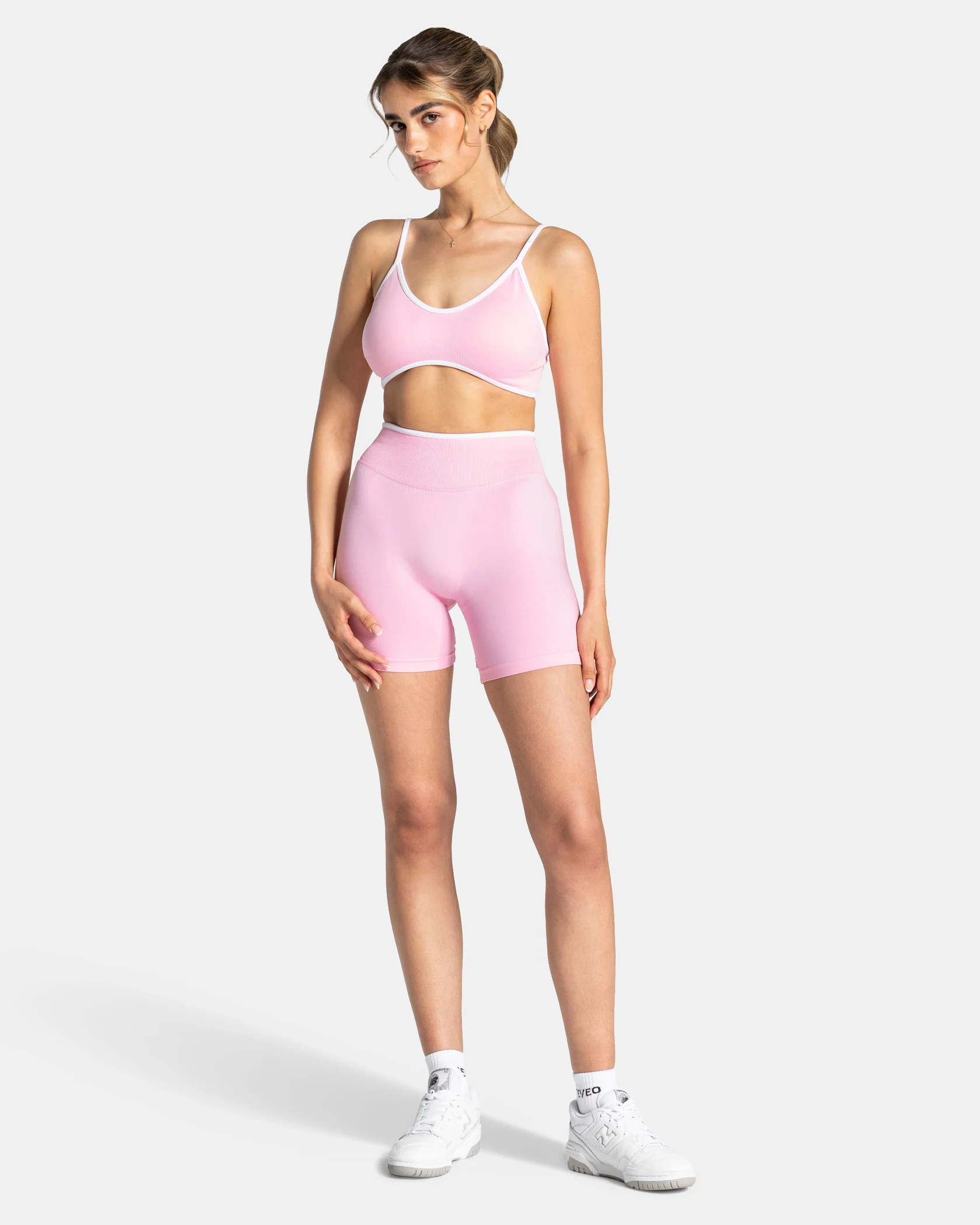 Contrastline Sculpt Scrunch Shorts "True Pink" - Image 3