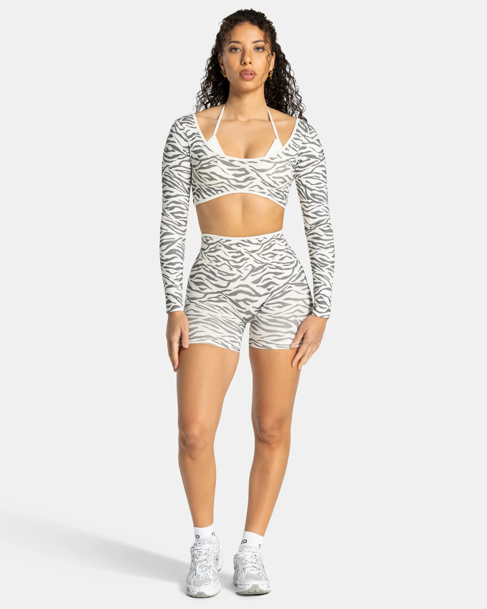 Contrastline Sculpt Scrunch Shorts "Zebra Off White" - Image 3