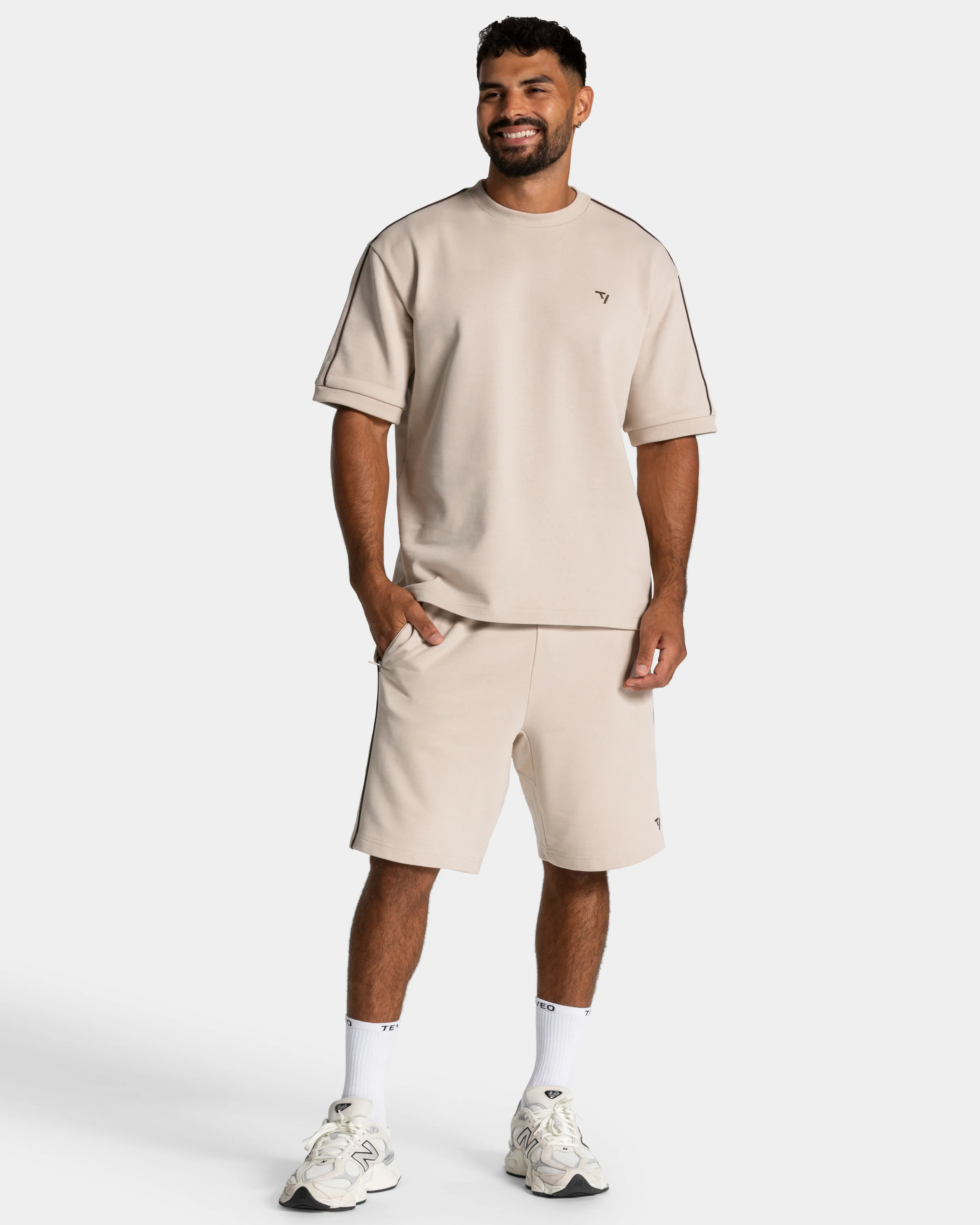 Contrastline Shorts "Cream" - Image 3