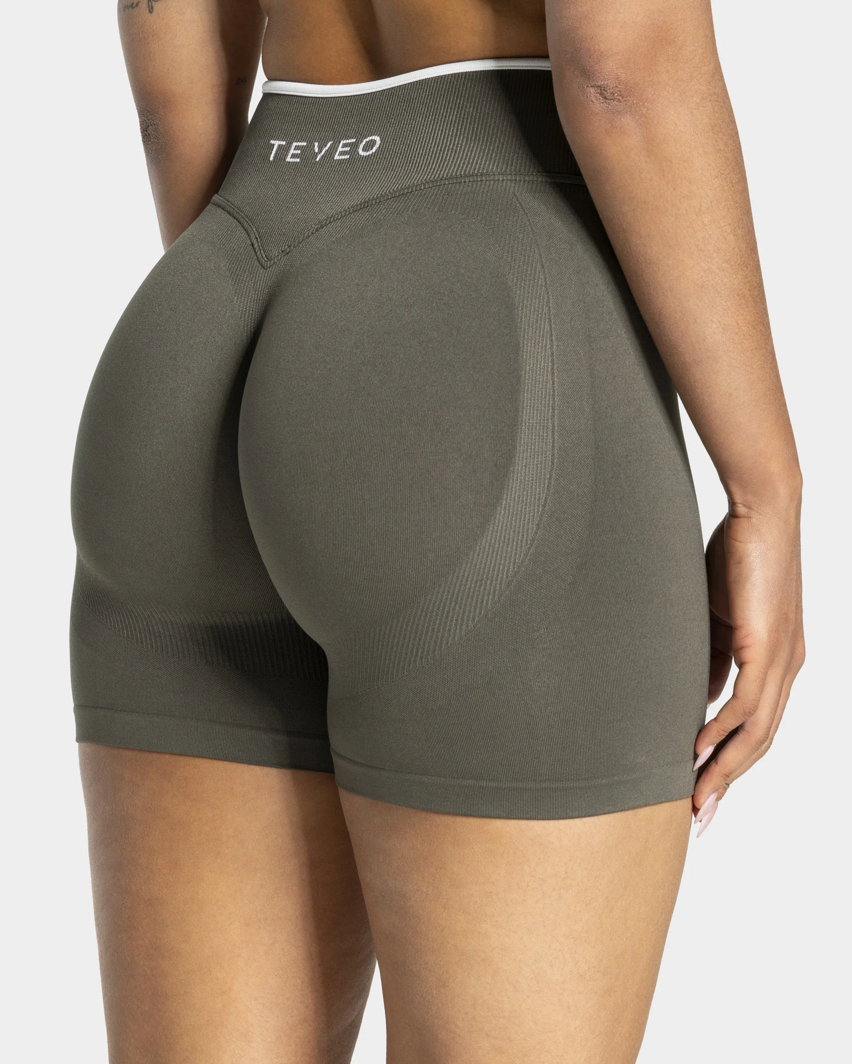 Contrastline Shorts "Khaki" - Image 4