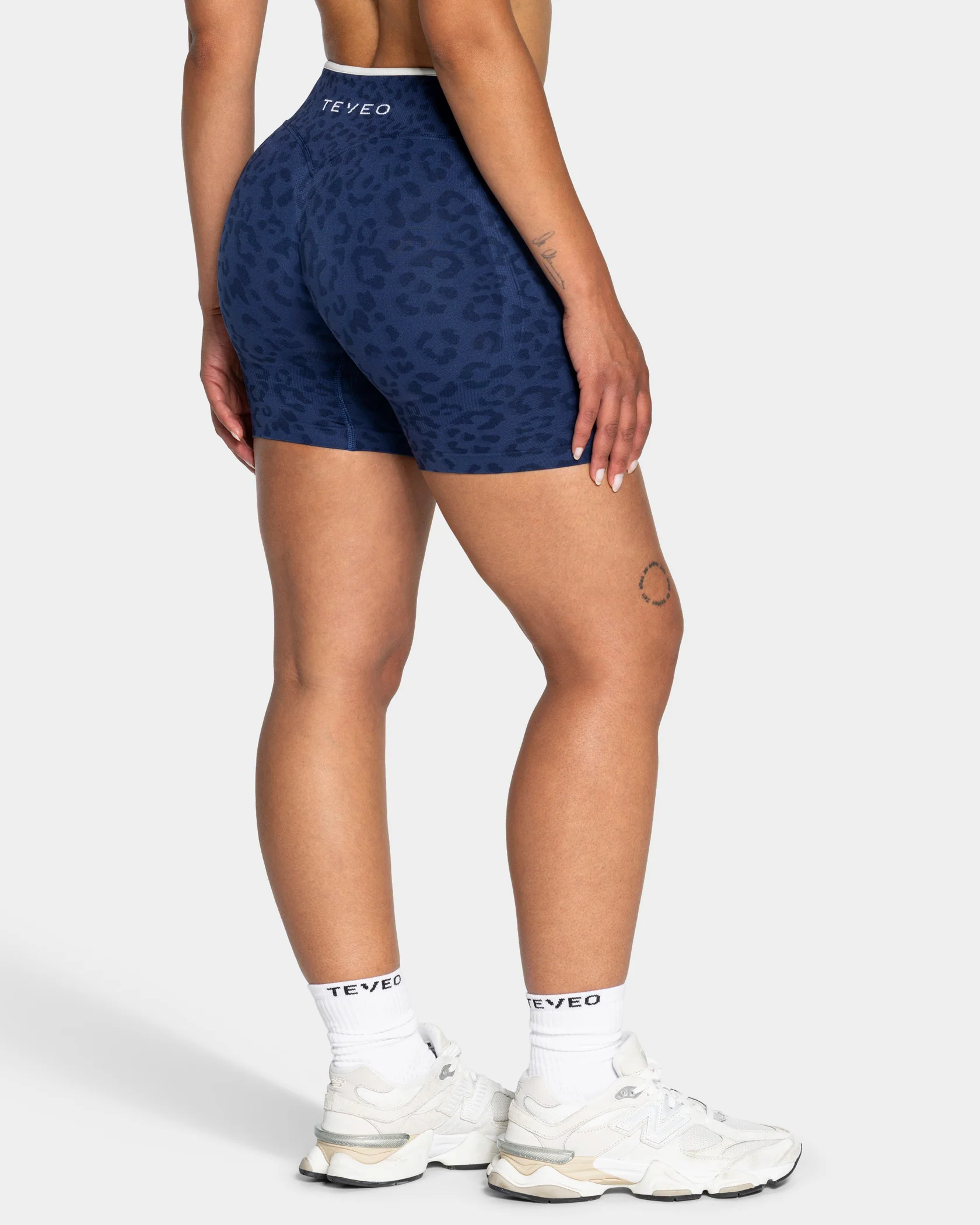 Contrastline Shorts "Leo Dunkelblau" - Image 2