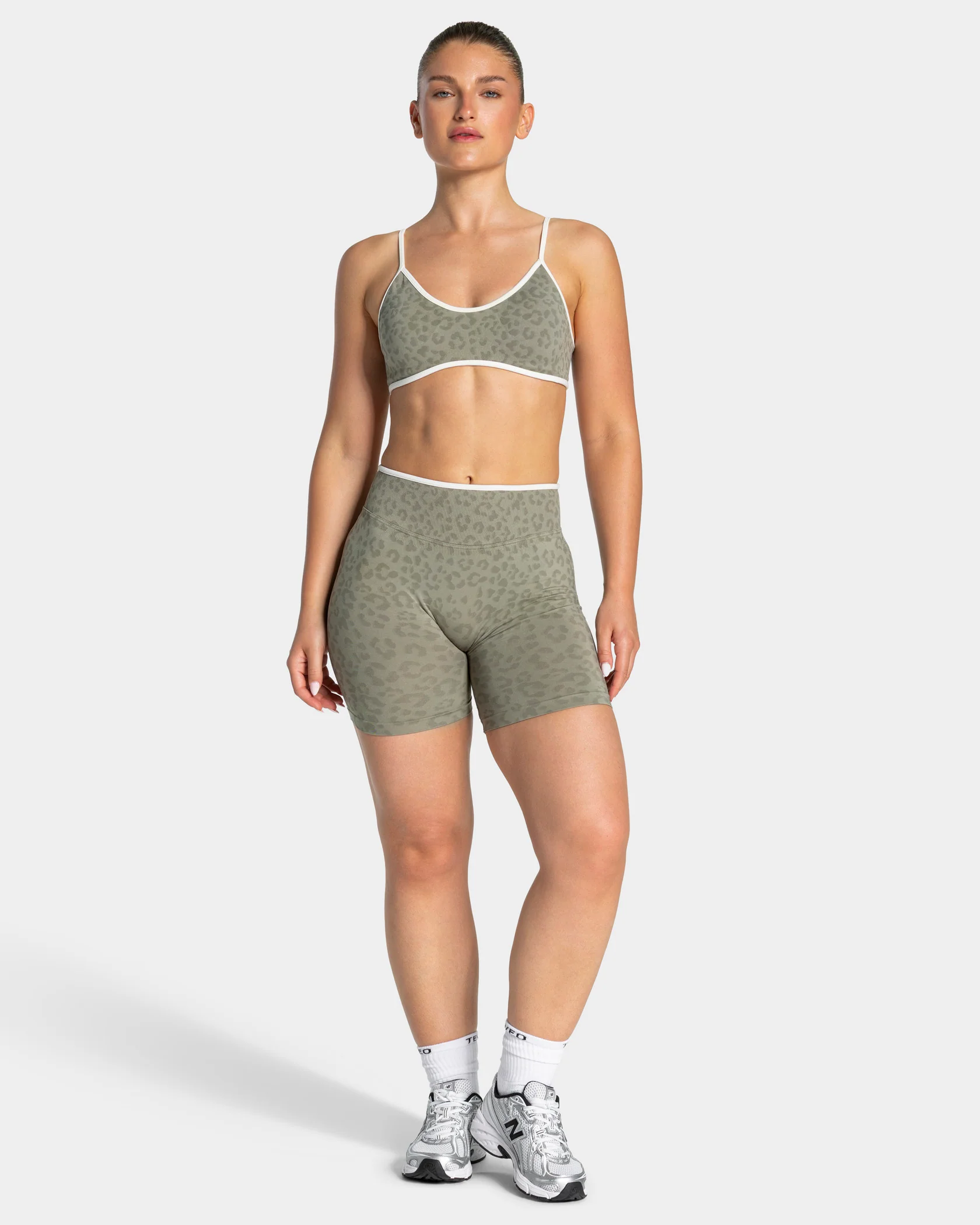 Contrastline Shorts "Leo Khaki" - Image 3