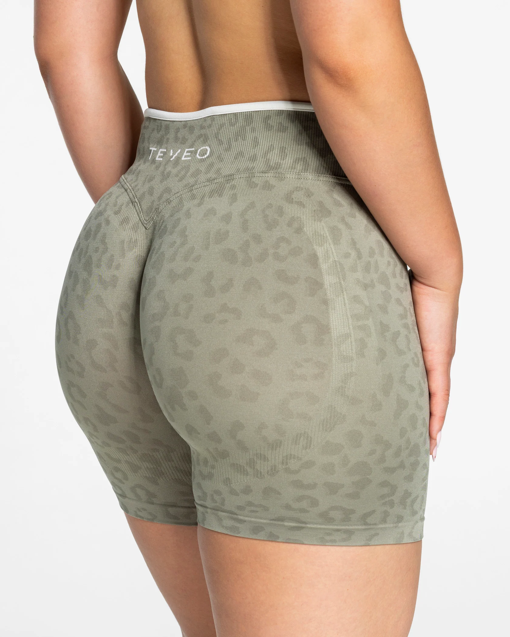 Contrastline Shorts "Leo Khaki" - Image 4