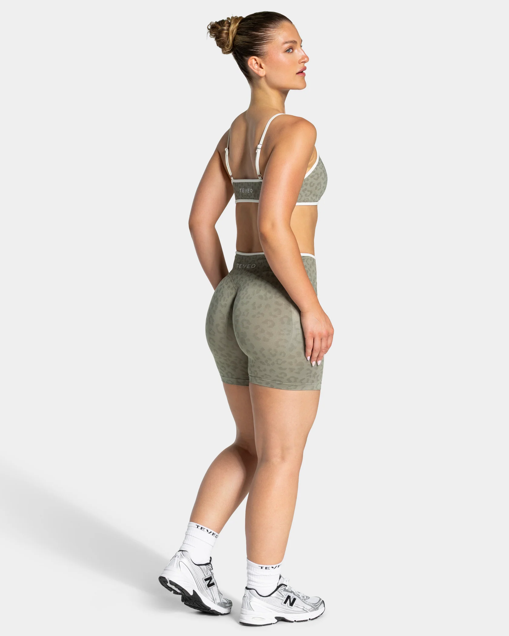 Contrastline Shorts "Leo Khaki" - Image 5
