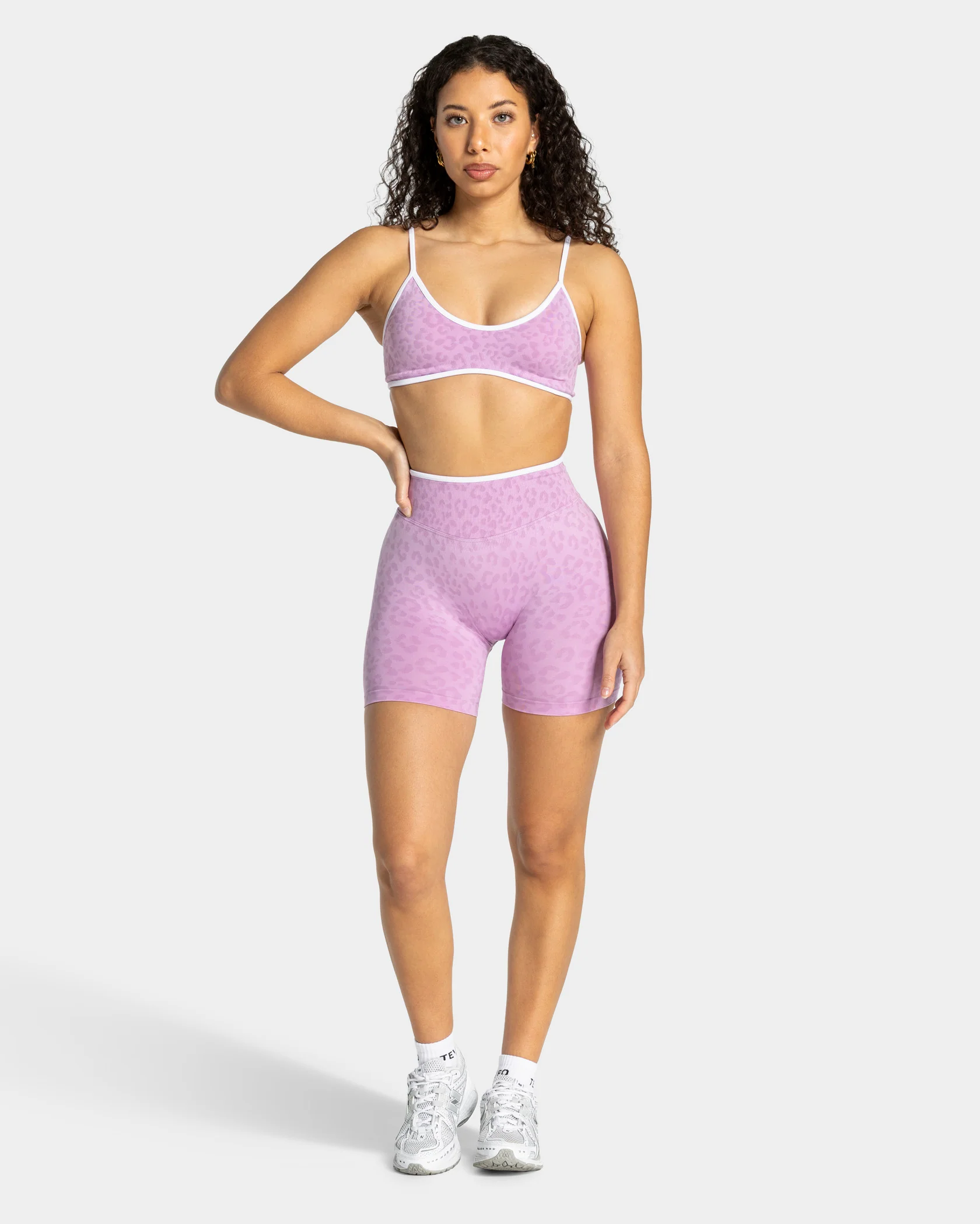 Contrastline Shorts "Leo Orchid" - Image 3