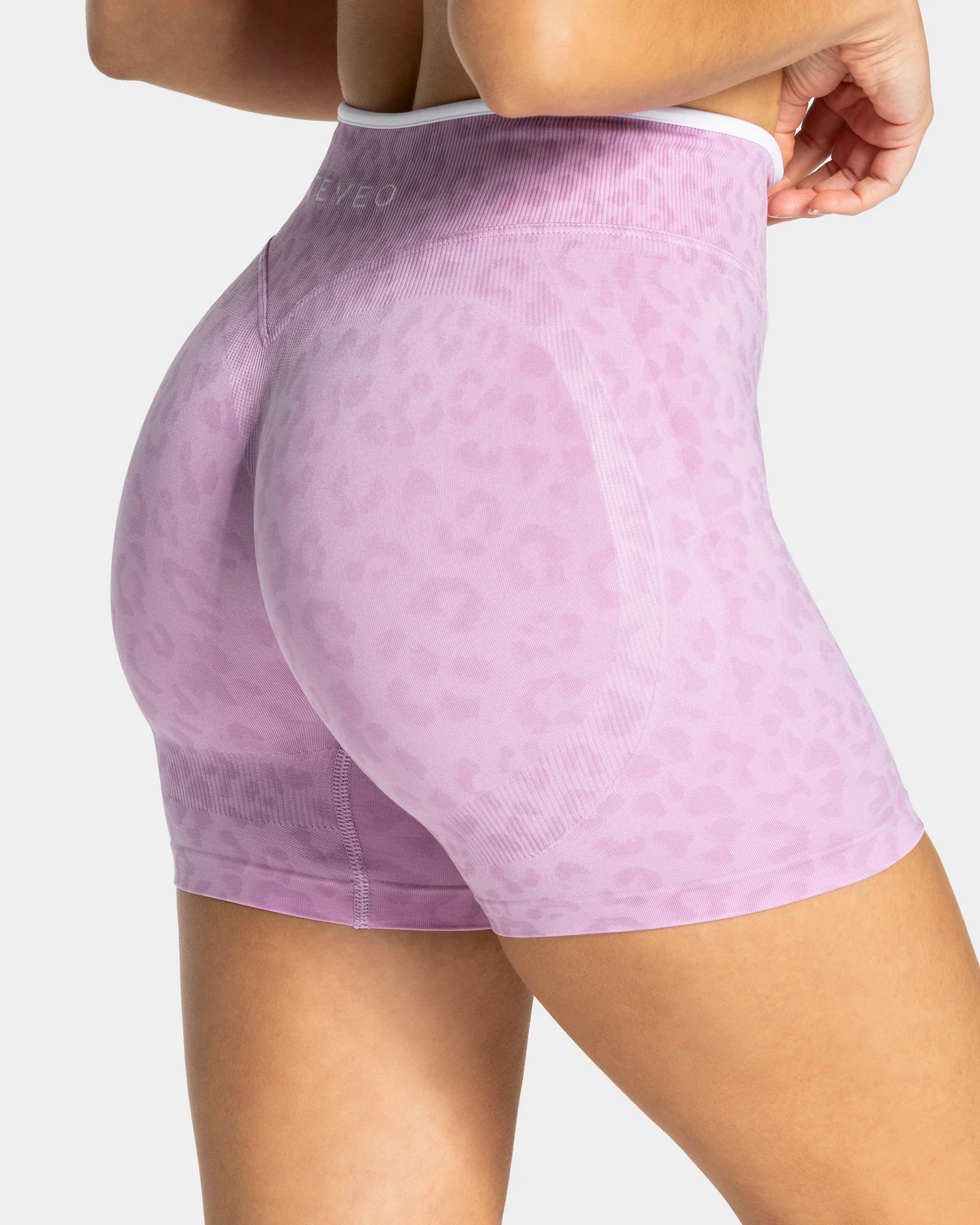 Contrastline Shorts "Leo Orchid" - Image 4