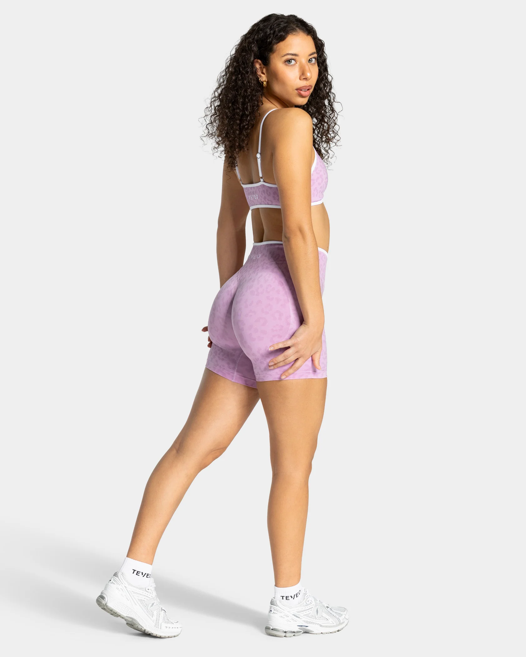 Contrastline Shorts "Leo Orchid" - Image 5