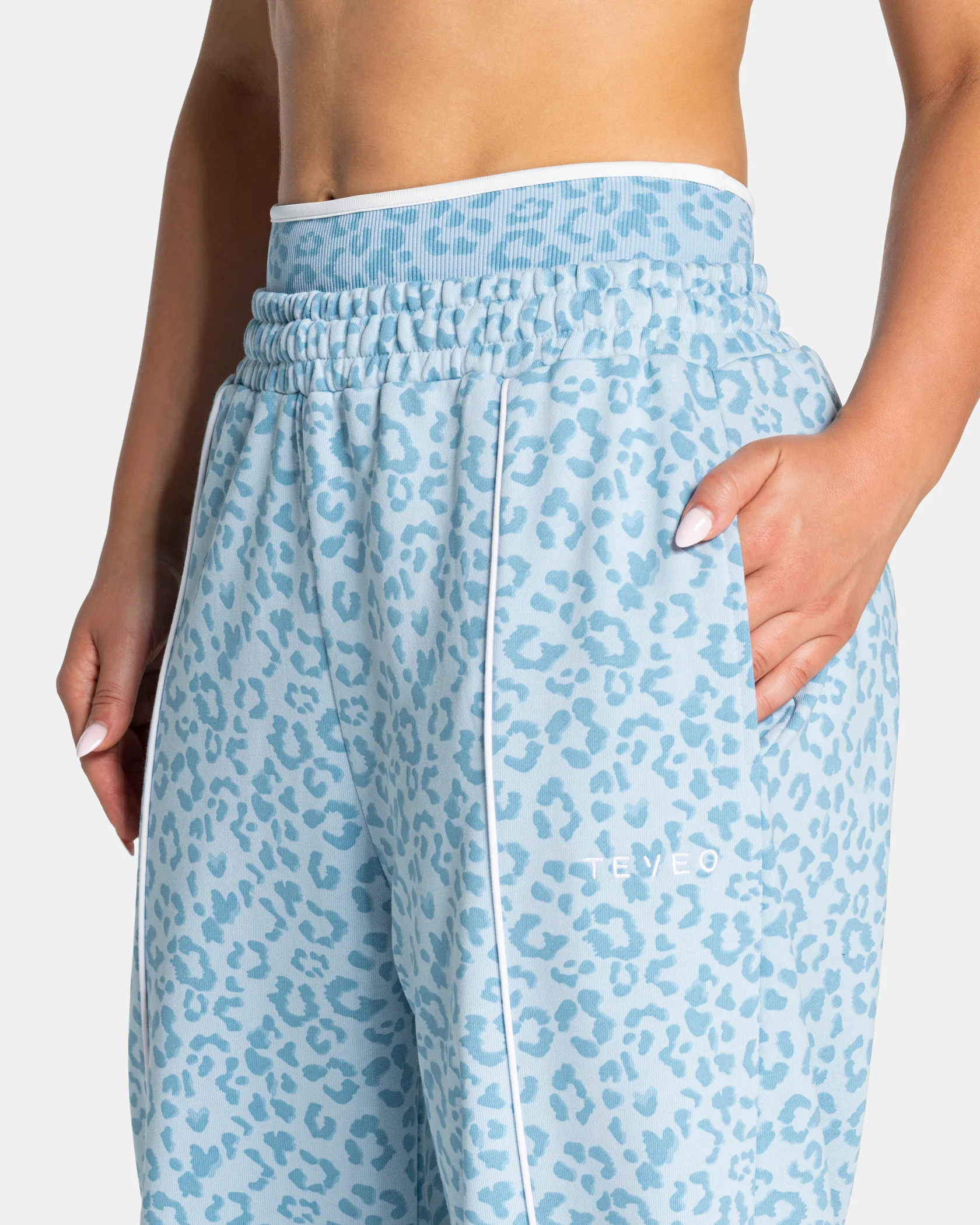 Contrastline Wide Leg Jogger "Leo Babyblau" - Image 4