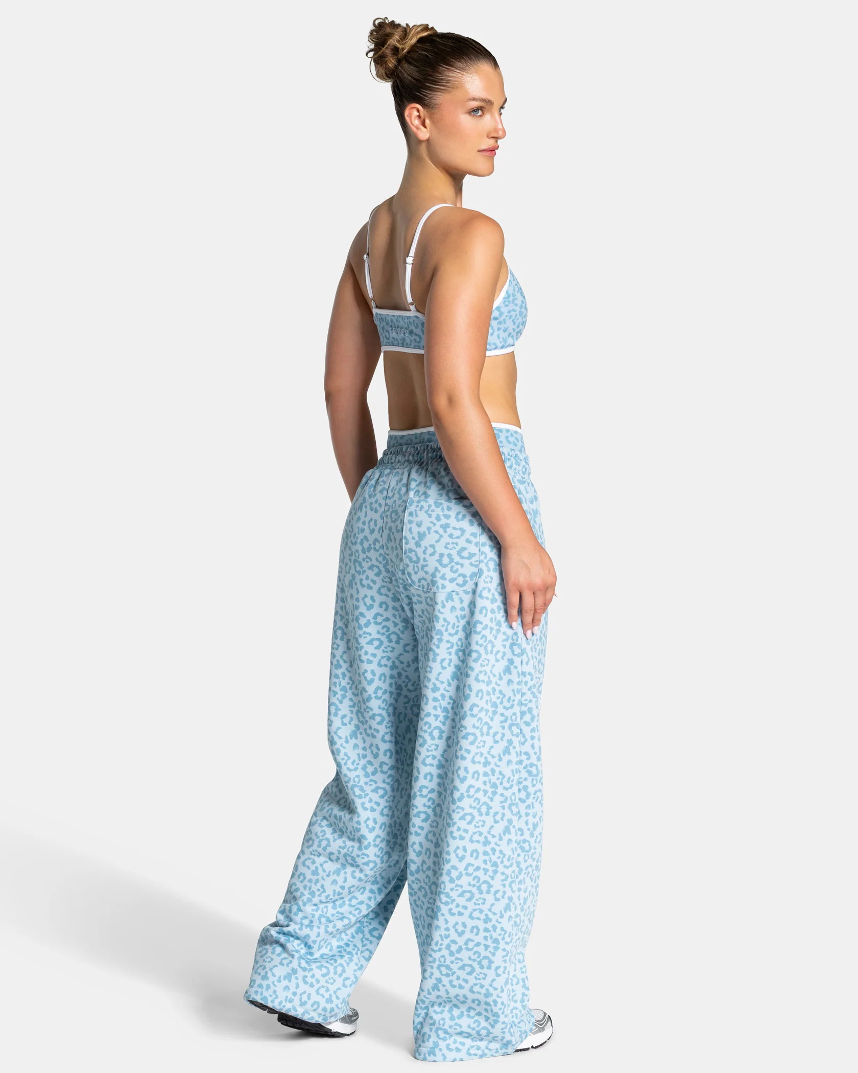 Contrastline Wide Leg Jogger "Leo Babyblau" - Image 5