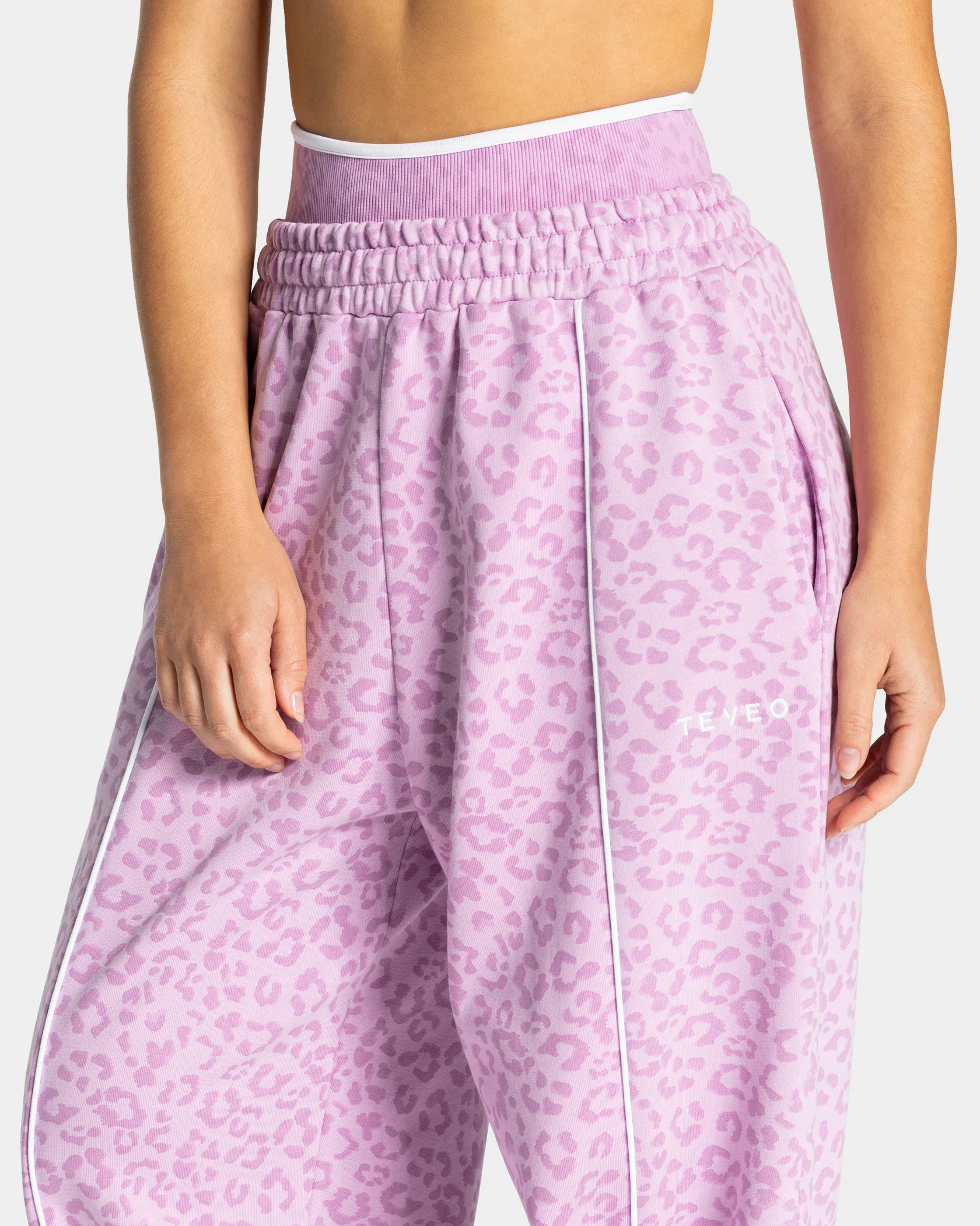 Contrastline Wide Leg Jogger "Leo Orchid" - Image 4
