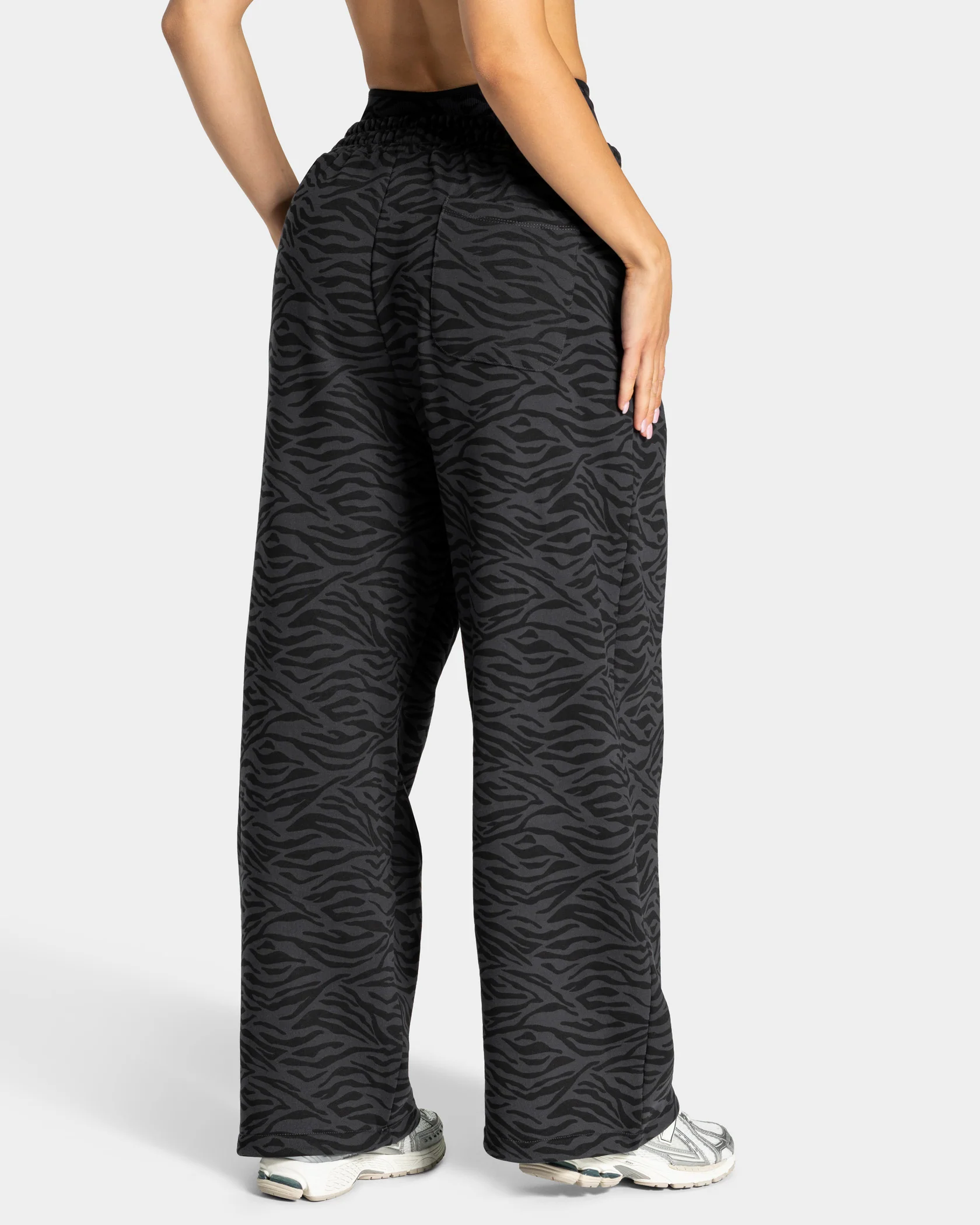 Contrastline Wide Leg Jogger "Zebra Schwarz" - Image 2