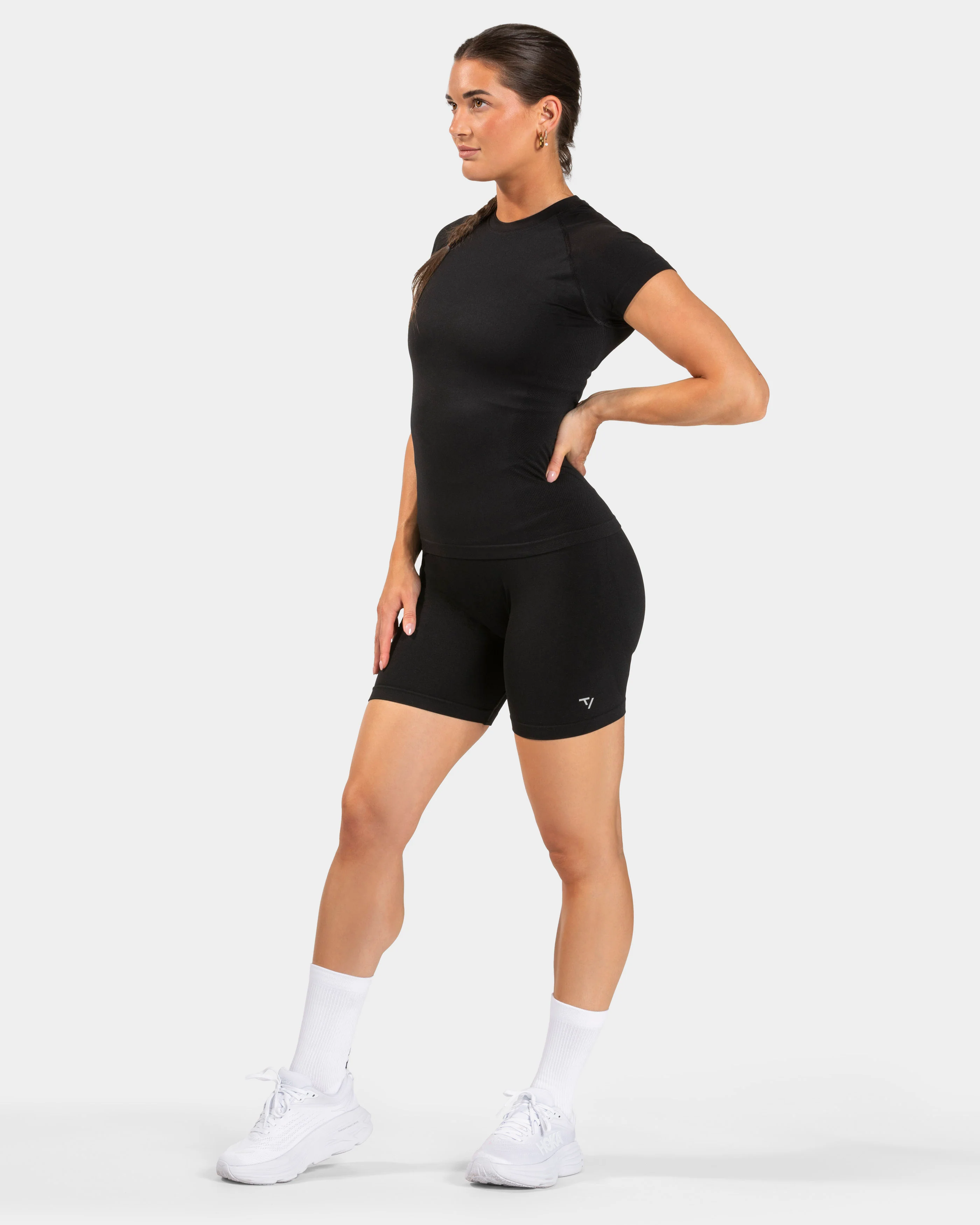 END Running Sculpt Scrunch Shorts "Schwarz" - Image 3