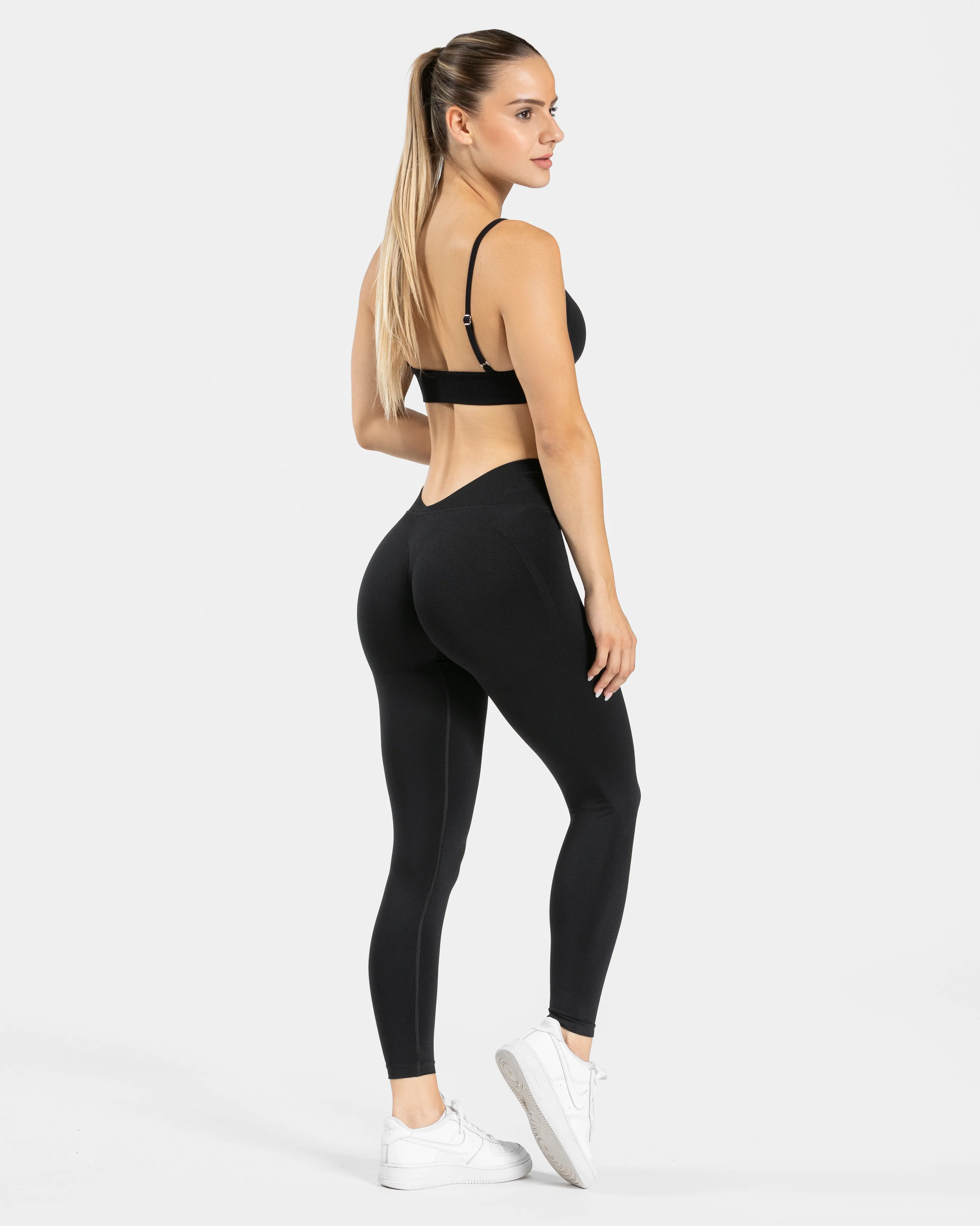 Essence Triangle Bh "Schwarz" - Image 5