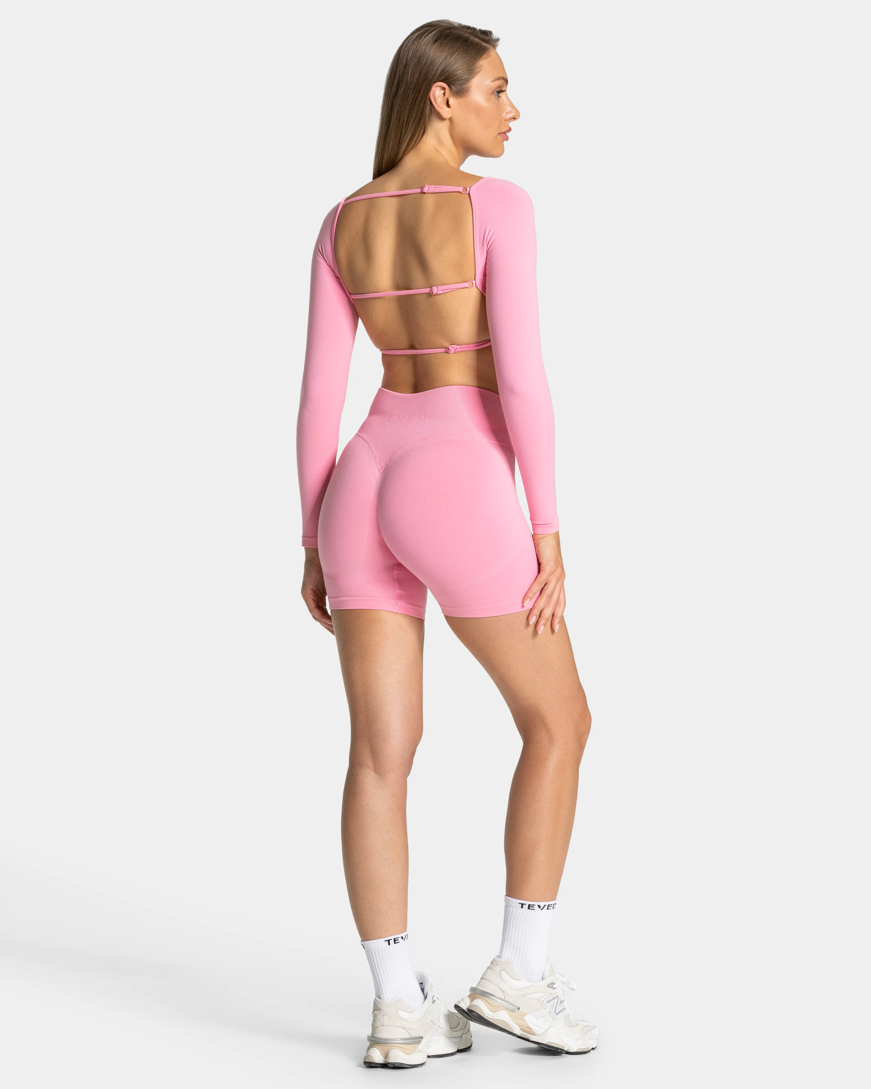 Femme Backless Longsleeve "Pink" - Image 5