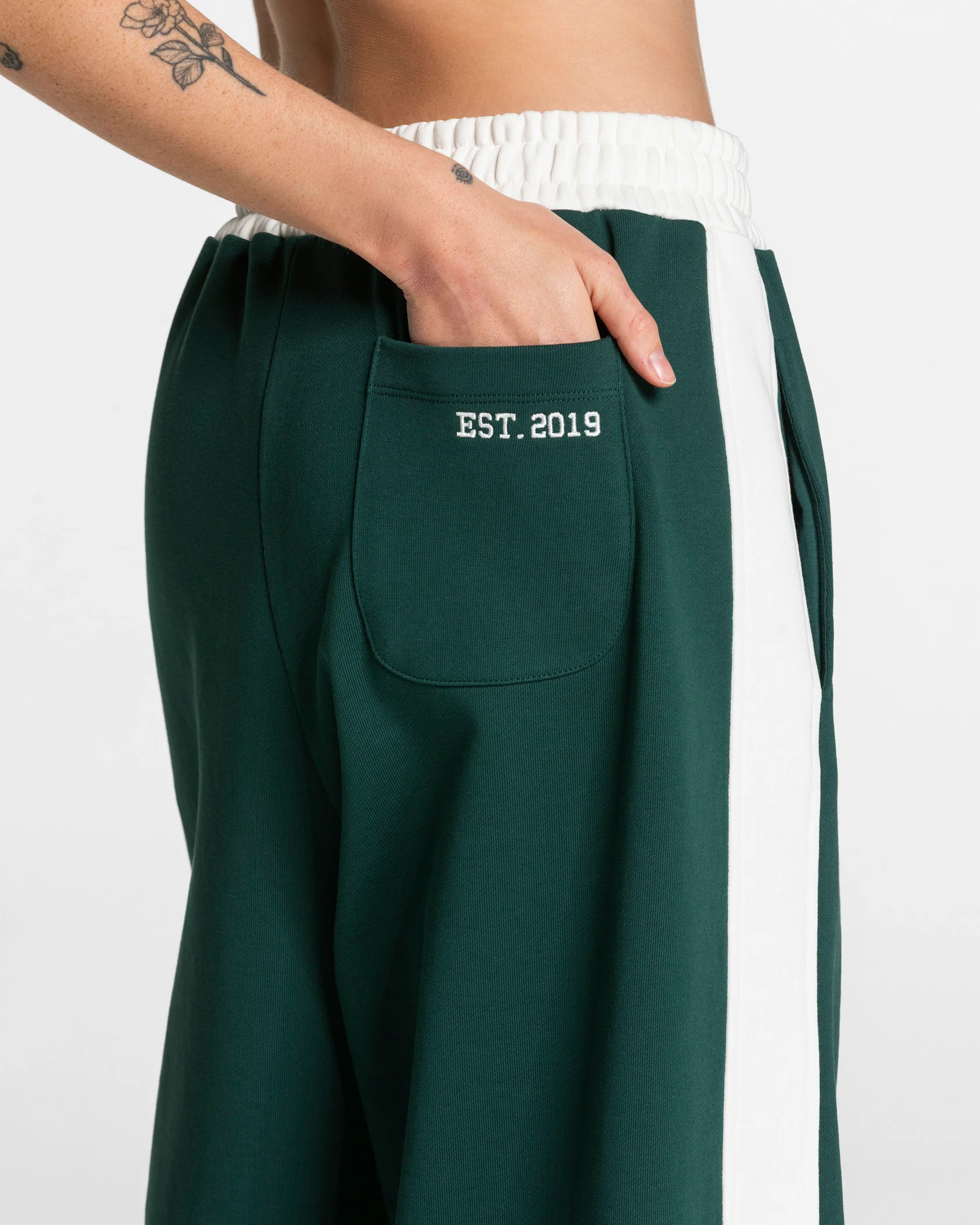 Football Wide Leg Jogger "Dunkelgrün" - Image 4