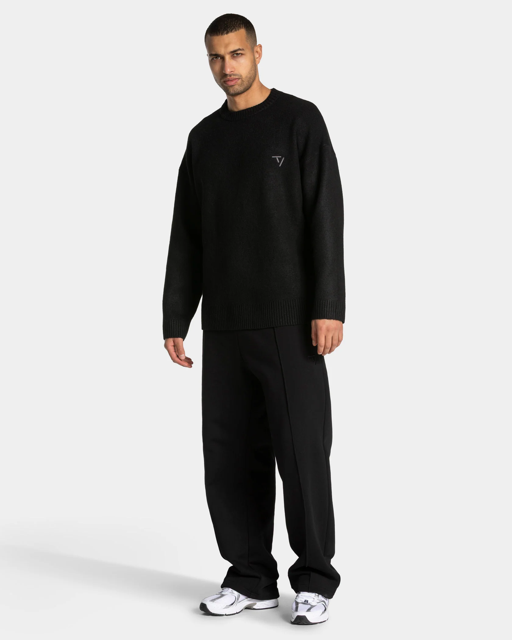 Knit Sweater "Schwarz" - Image 3