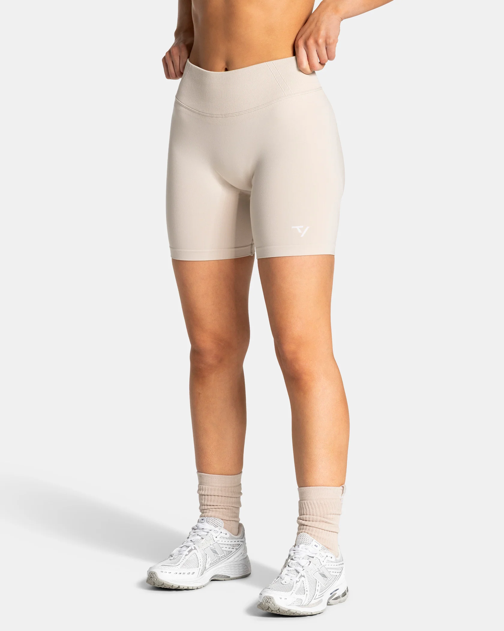 Lift Sculpt Scrunch Shorts "Cream" - Image 2