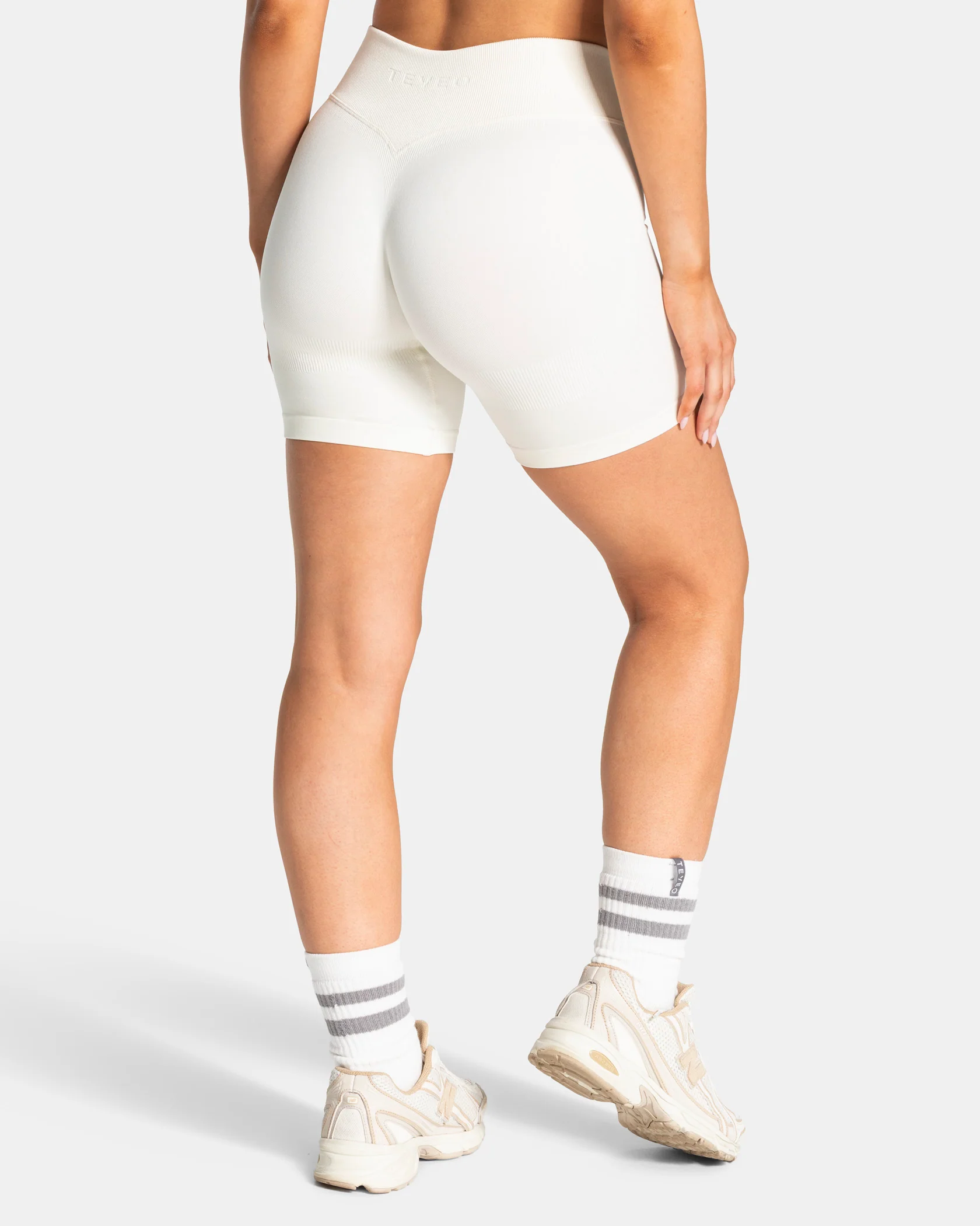 Lift Shorts "Cloud" - Image 2